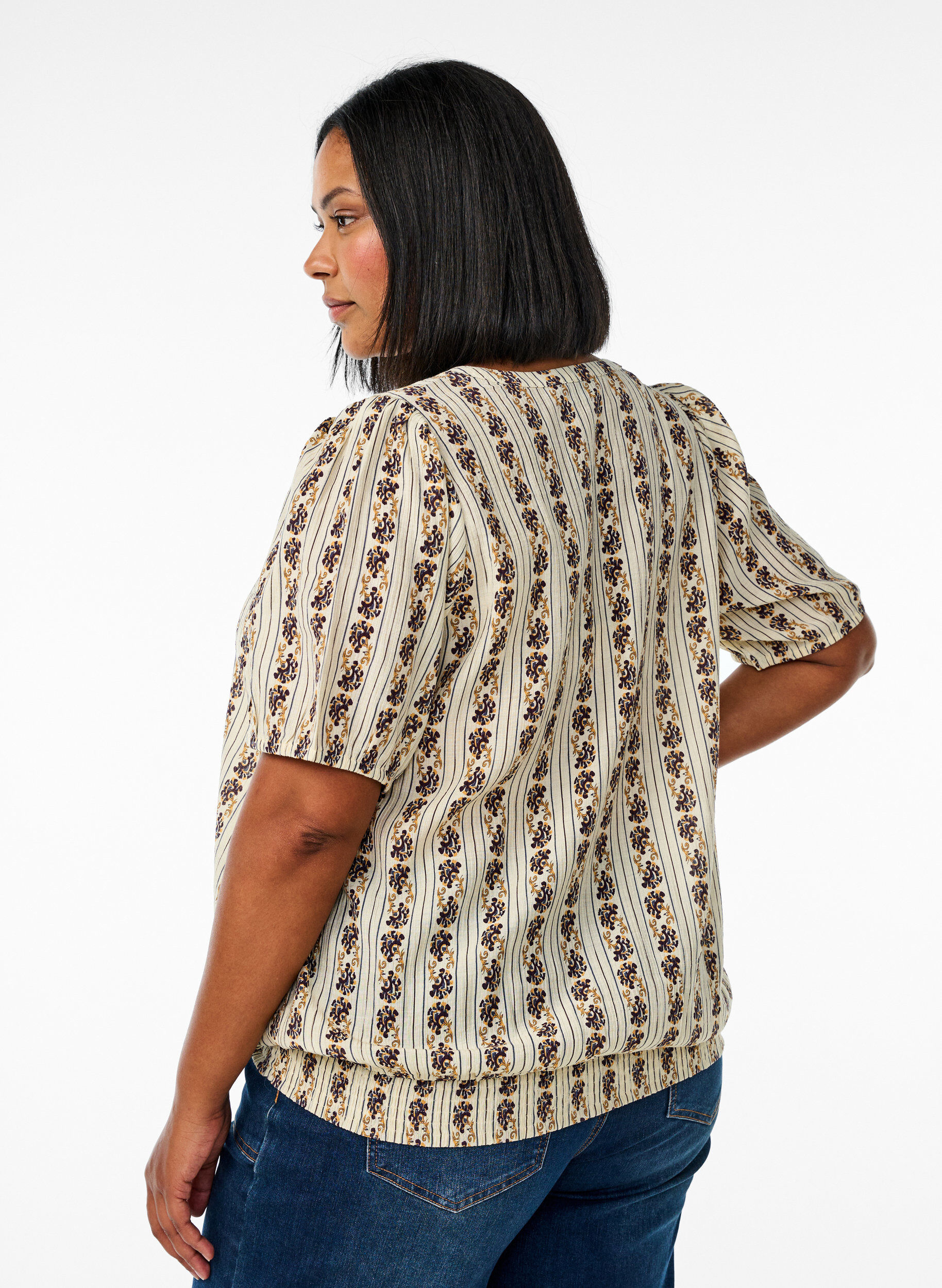 Zizzi Gedrukte blouse met gesmokte zoom, Egret AOP, Model image number 1
