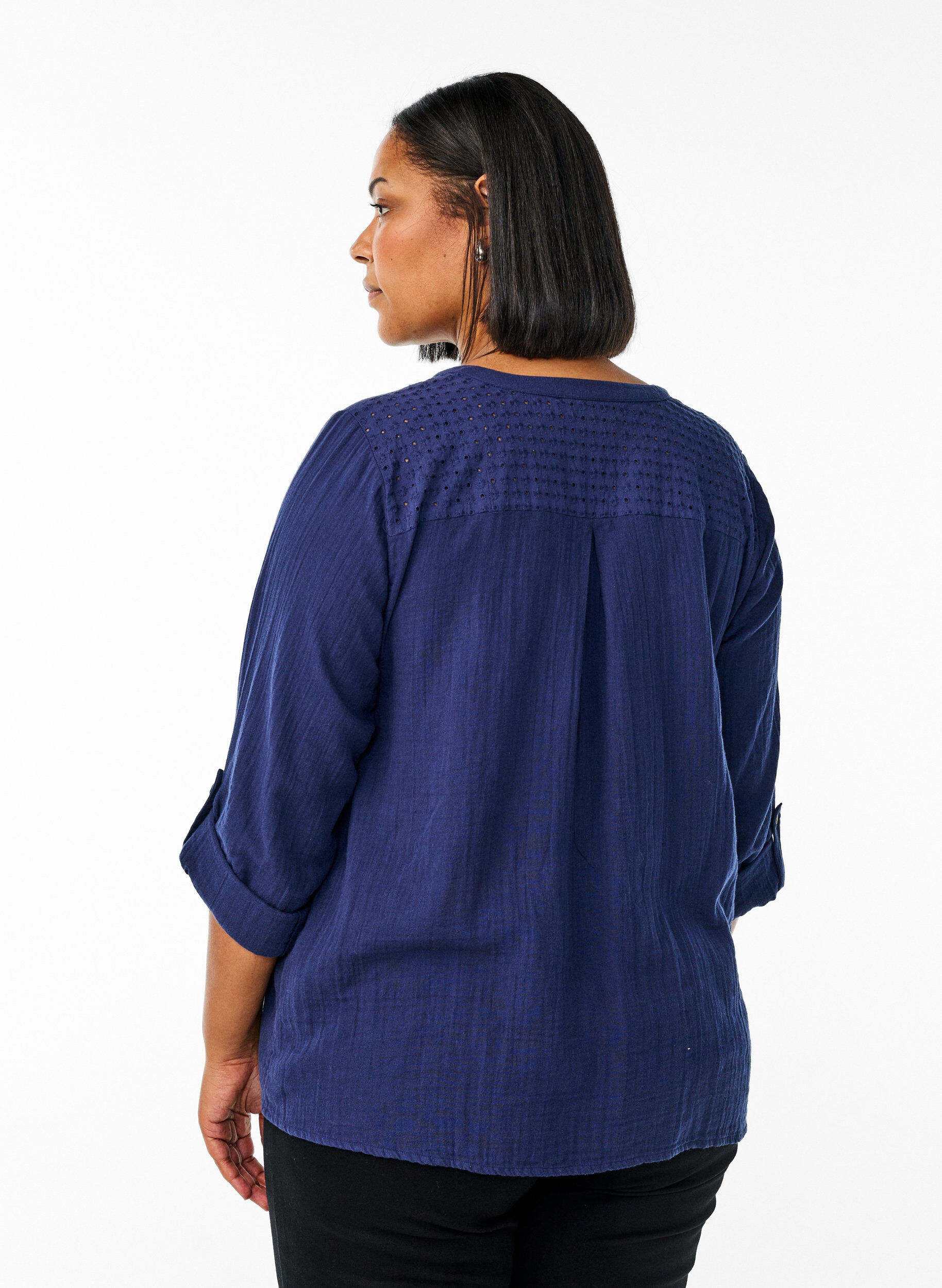Zizzi Blouse in katoenen mousseline met broderie anglaise, Blauw, Model image number 2