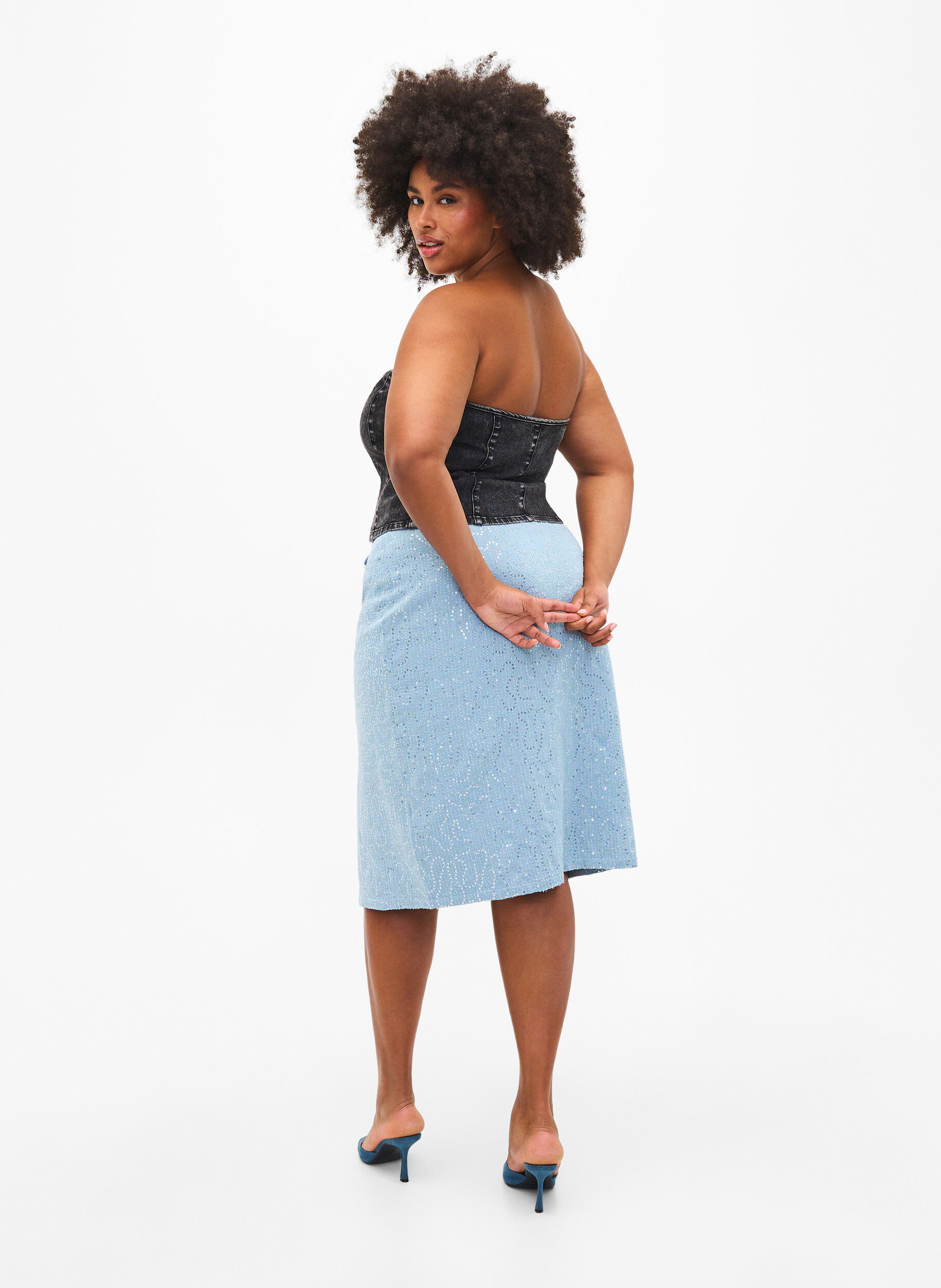Zizzi Denim rok met split en pailletten, Light Blue Denim, Model image number 1