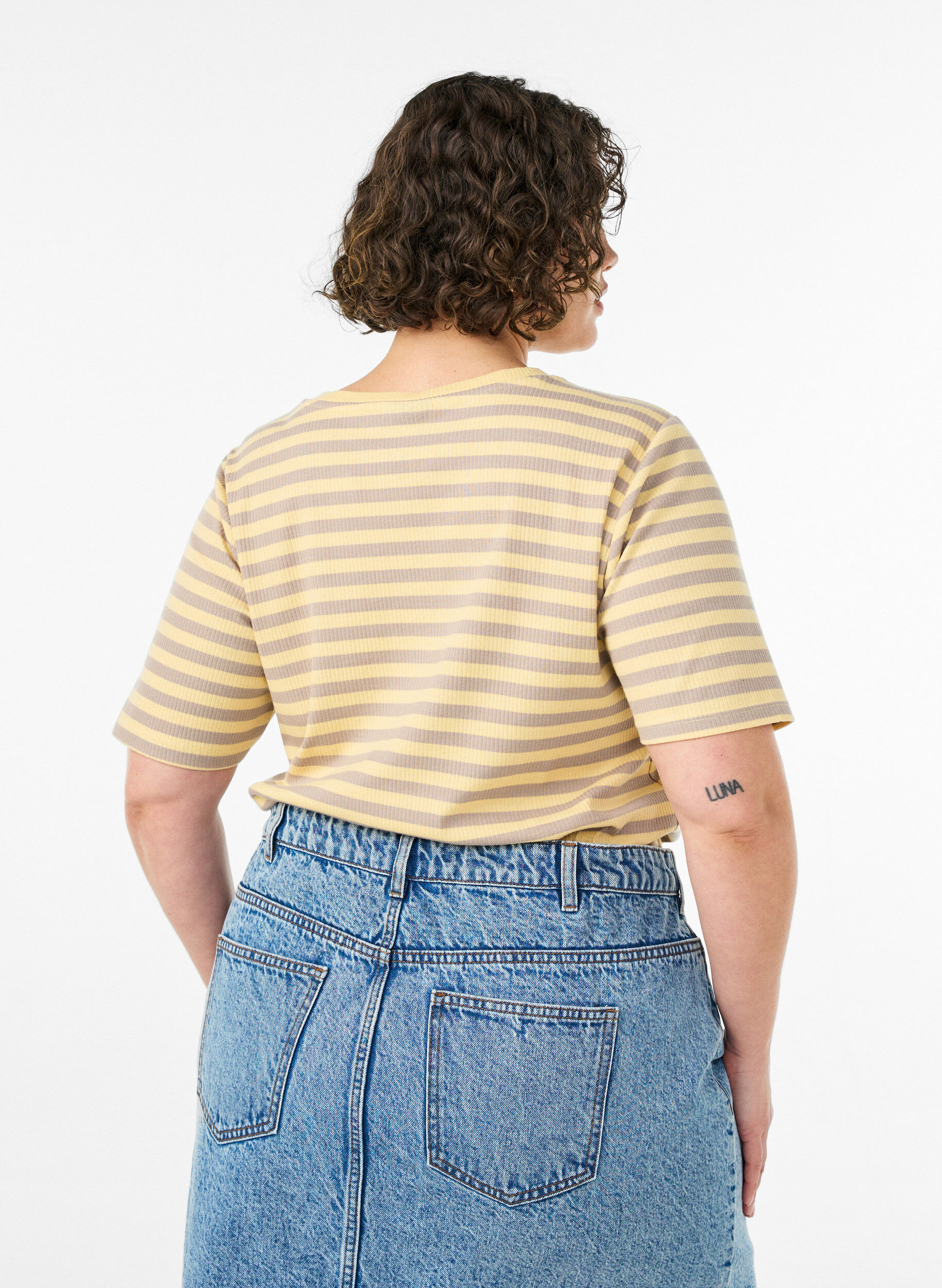 ZizziGestreept T-shirt met geribbelde textuur, Geel, Model image number 2