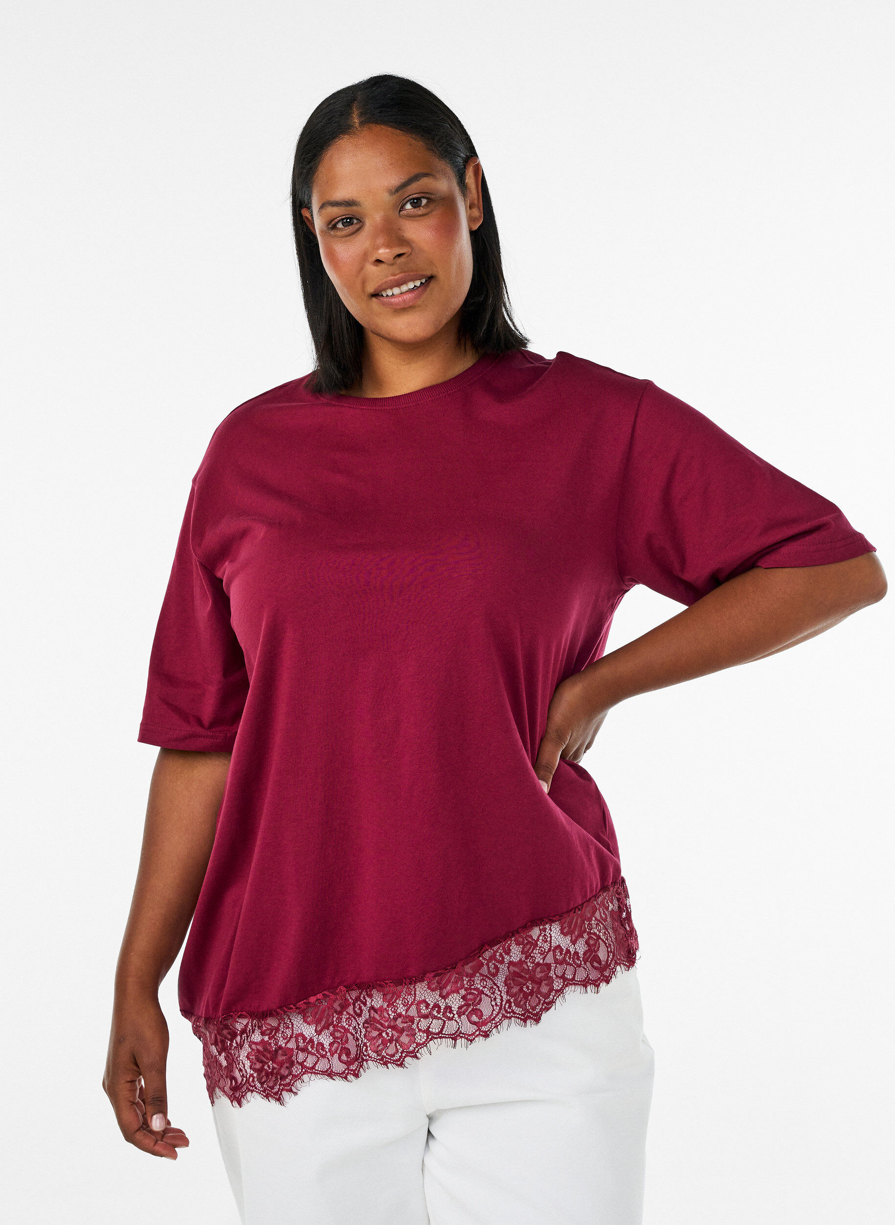 T-shirt met asymmetrische kanten zoom, Rood, Model