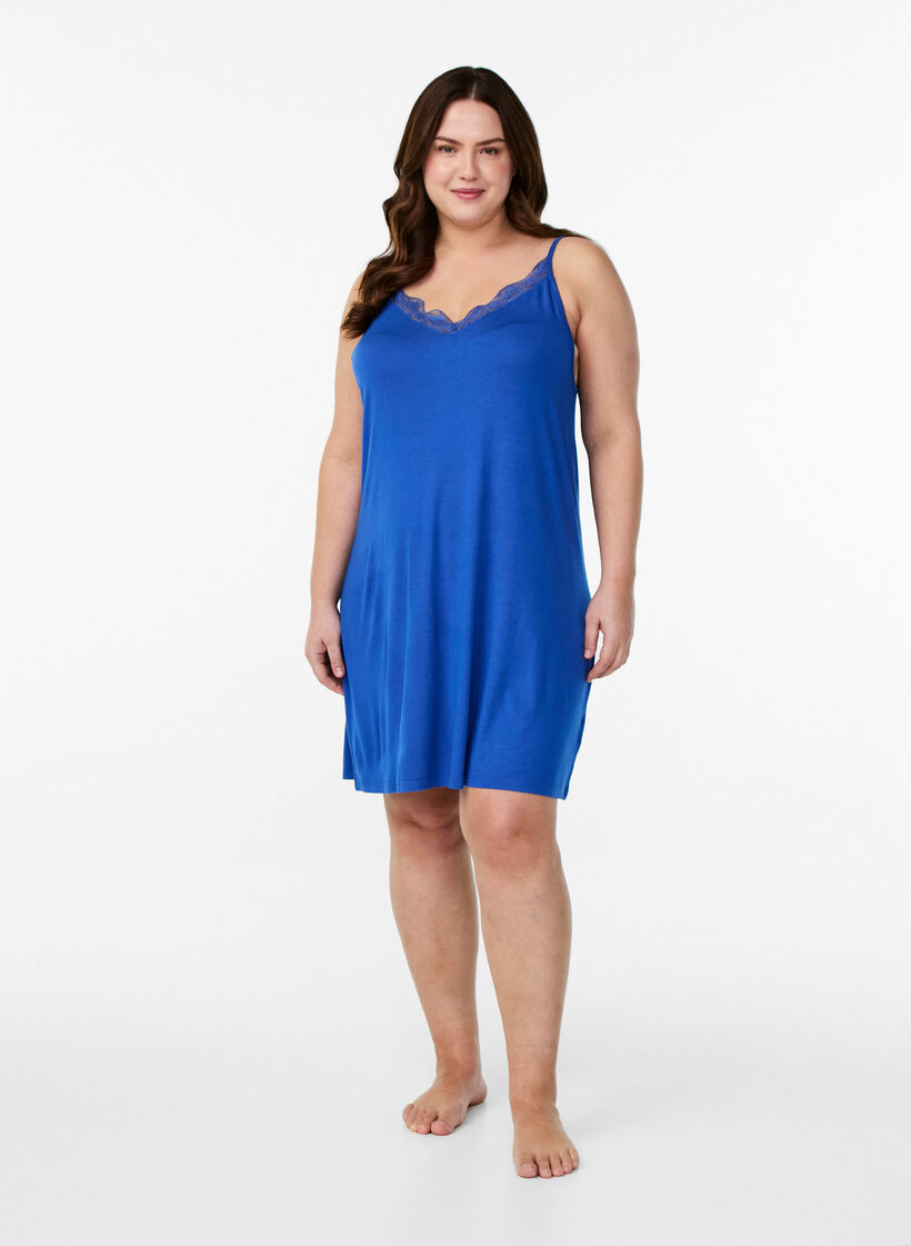 Nachtjapon van viscose met kanten randje, Blauw, Model image number 1