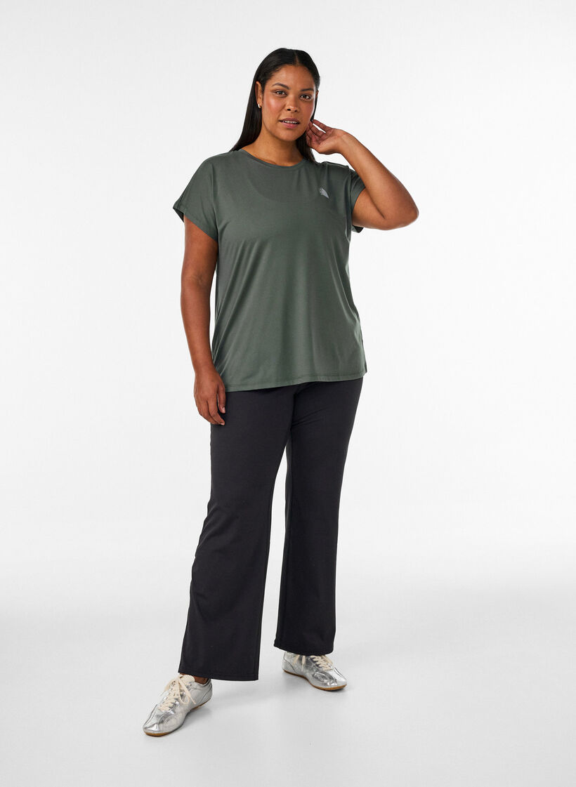 Effen gekleurd trainingsshirt, Groen, Model image number 1