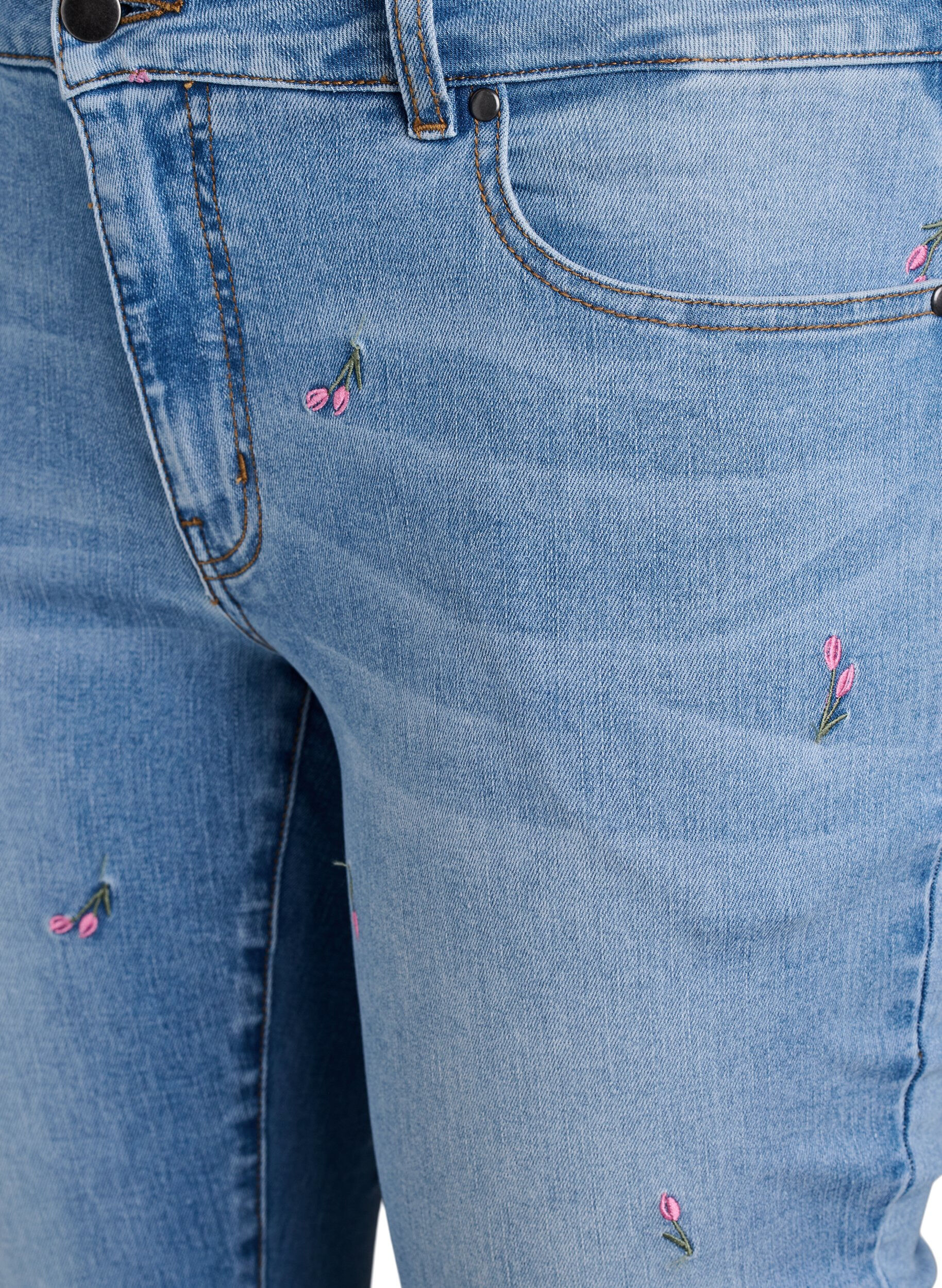 Zizzi Bootcut jeans met geborduurde bloemen, Blauw, Packshot image number 2