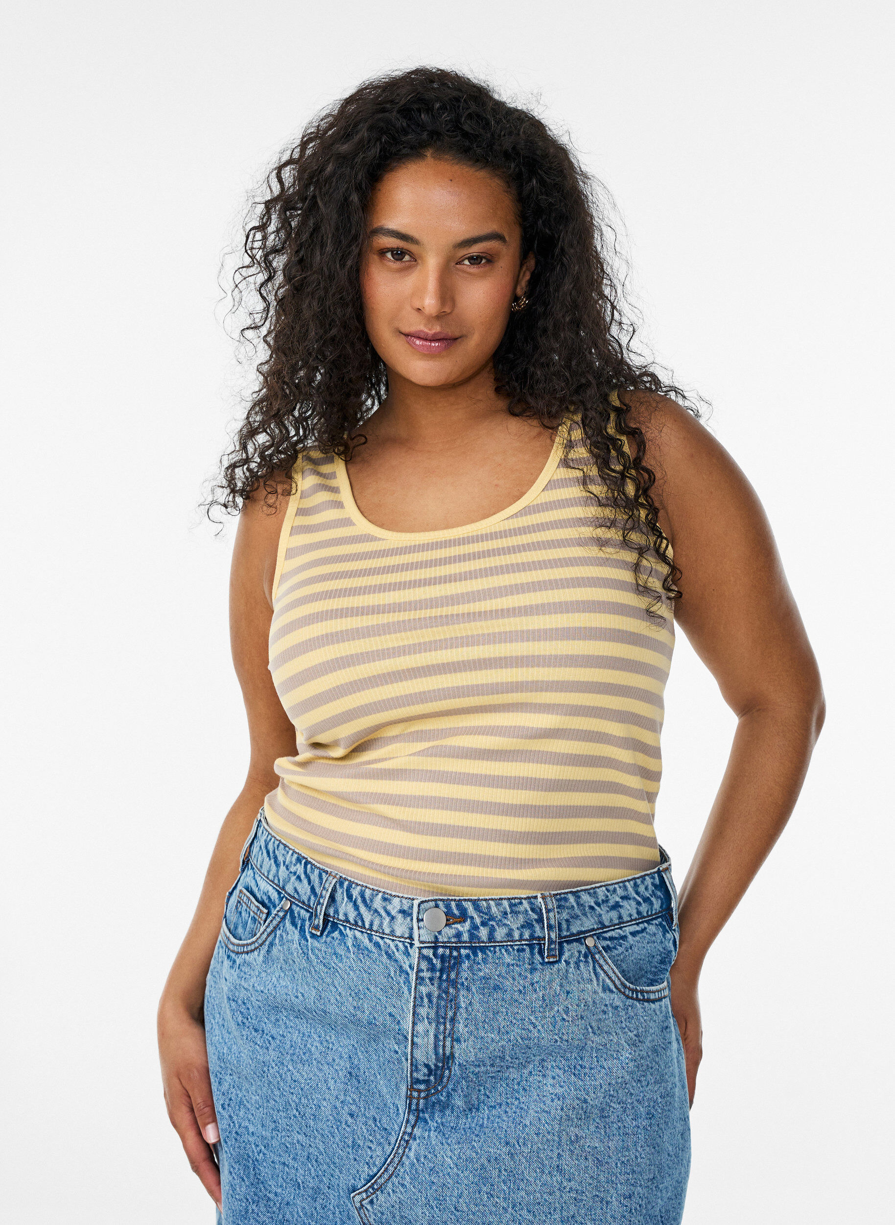 ZizziGestreepte tanktop met een ribstructuur, Geel, Model image number 0