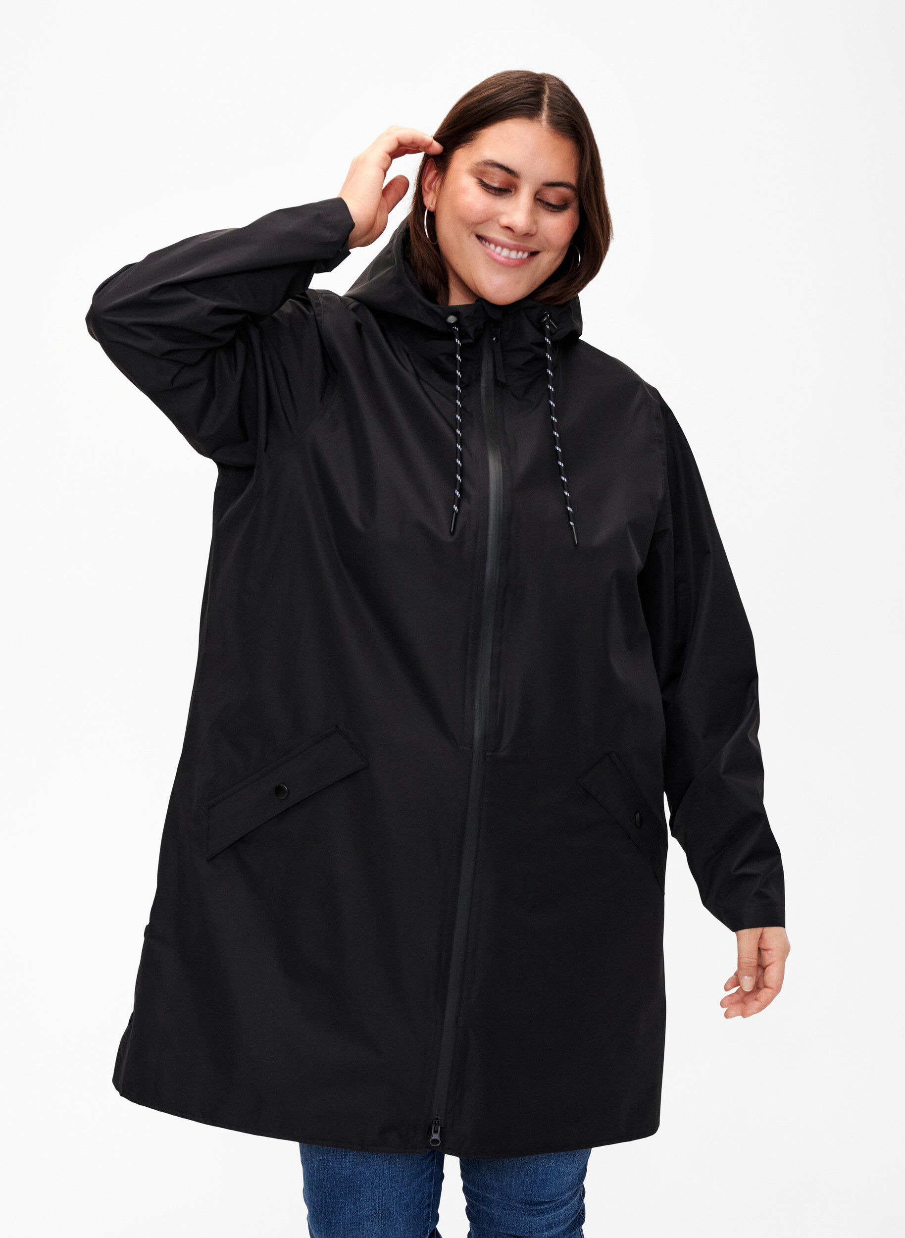 Regenjas met zakken en capuchon, Zwart, Model