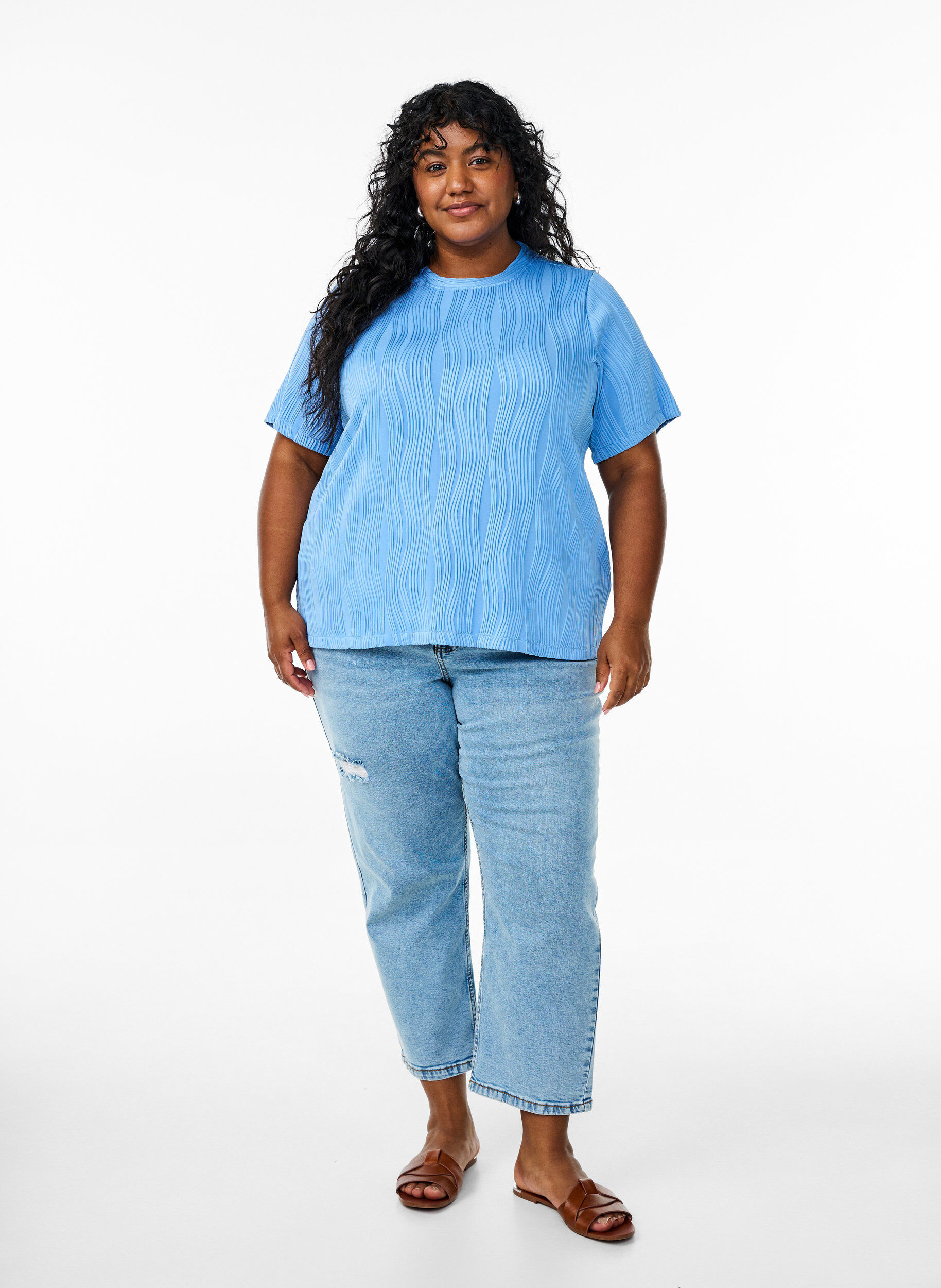 Zizzi Blouse met korte mouwen en een golvende textuur, Blauw, Model image number 1