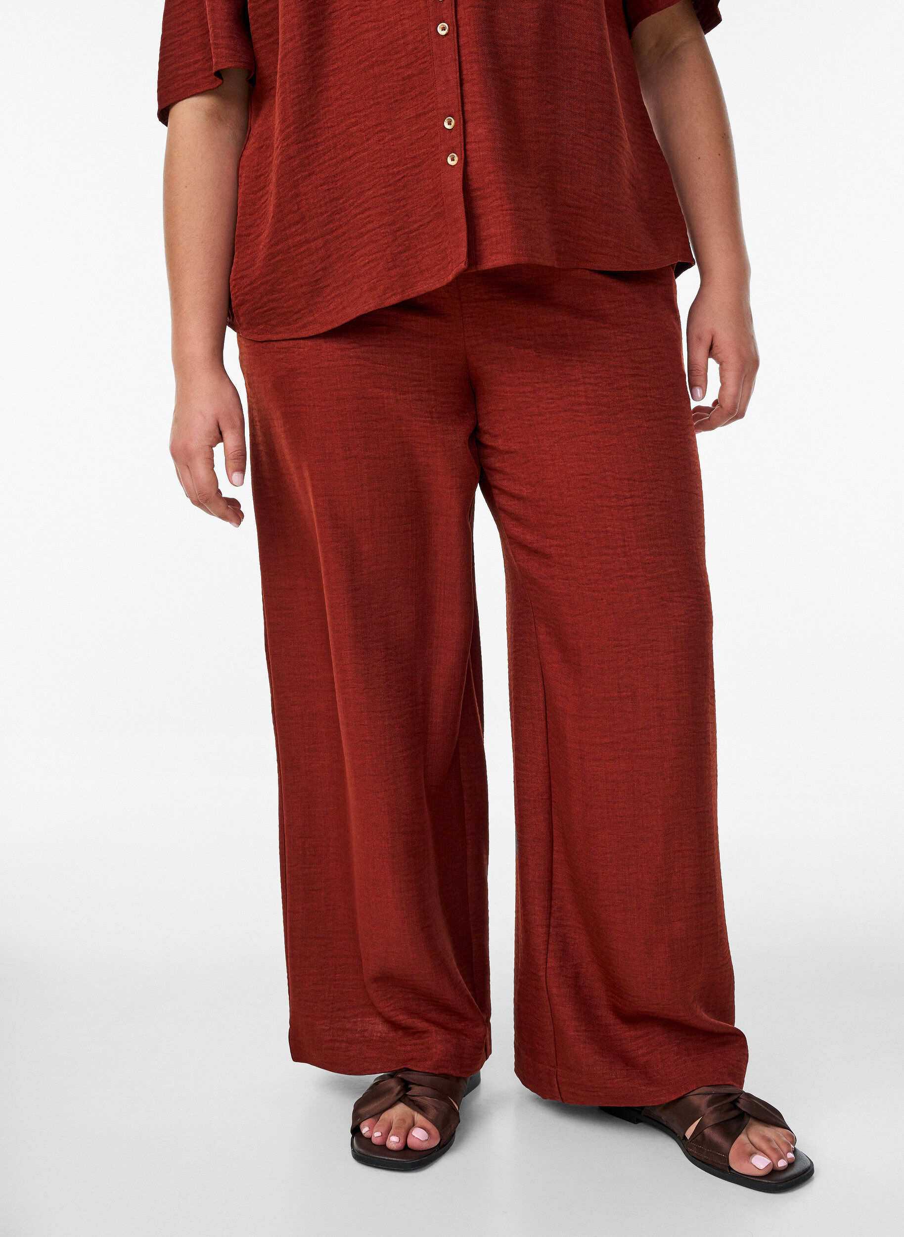 ZizziLosse broek met elastische tailleband en zakken, Rood, Model image number 2