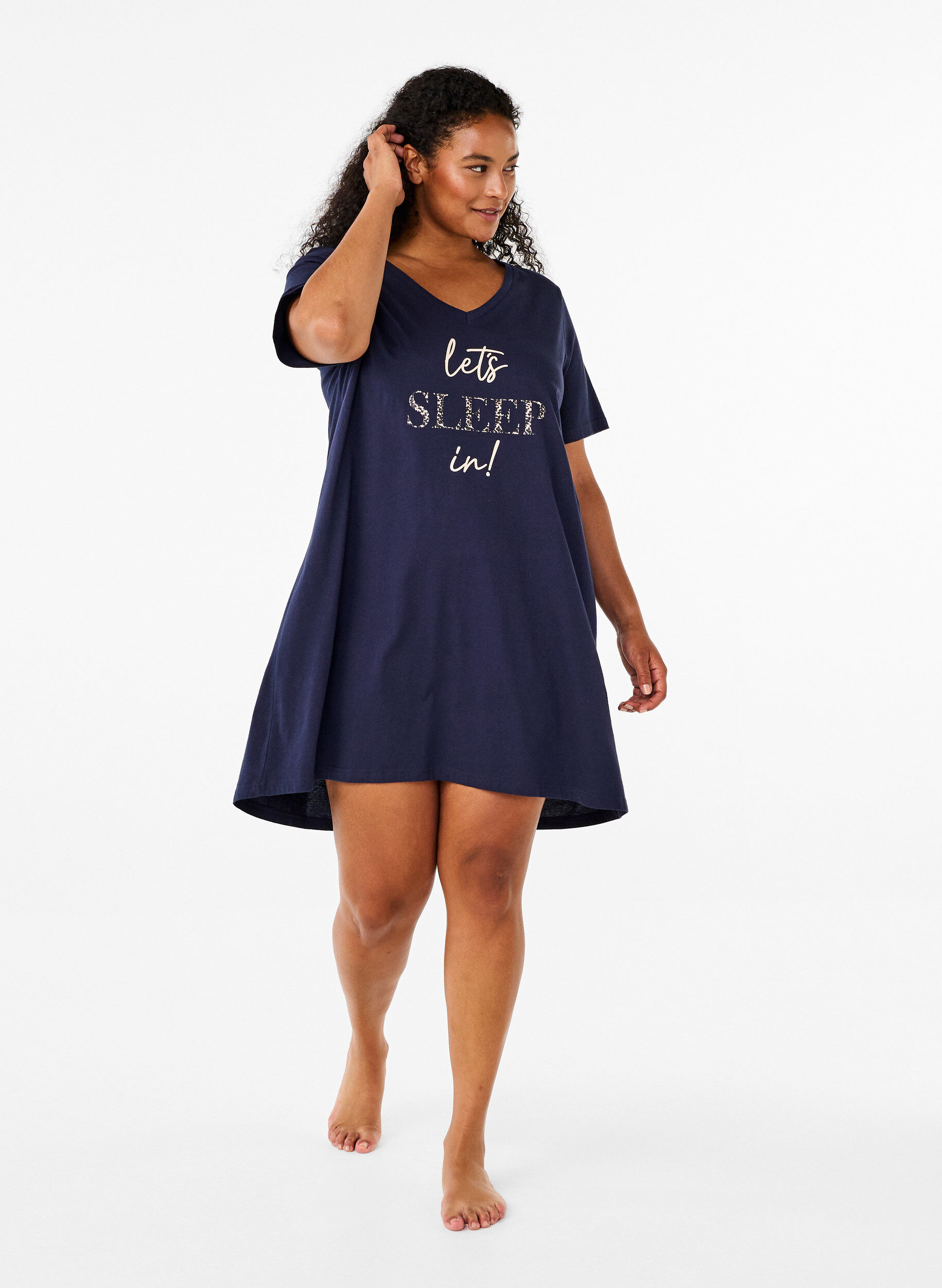 Zizzi Nachtjapon van biologisch katoen met V-hals, Blauw, Model image number 1