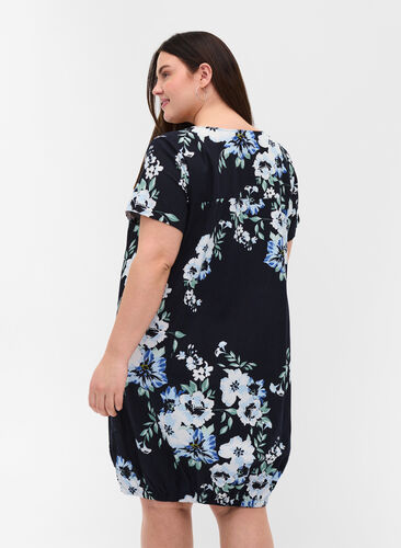 Katoenen jurk met korte mouwen en print, Black Blue Flowers, Model image number 1
