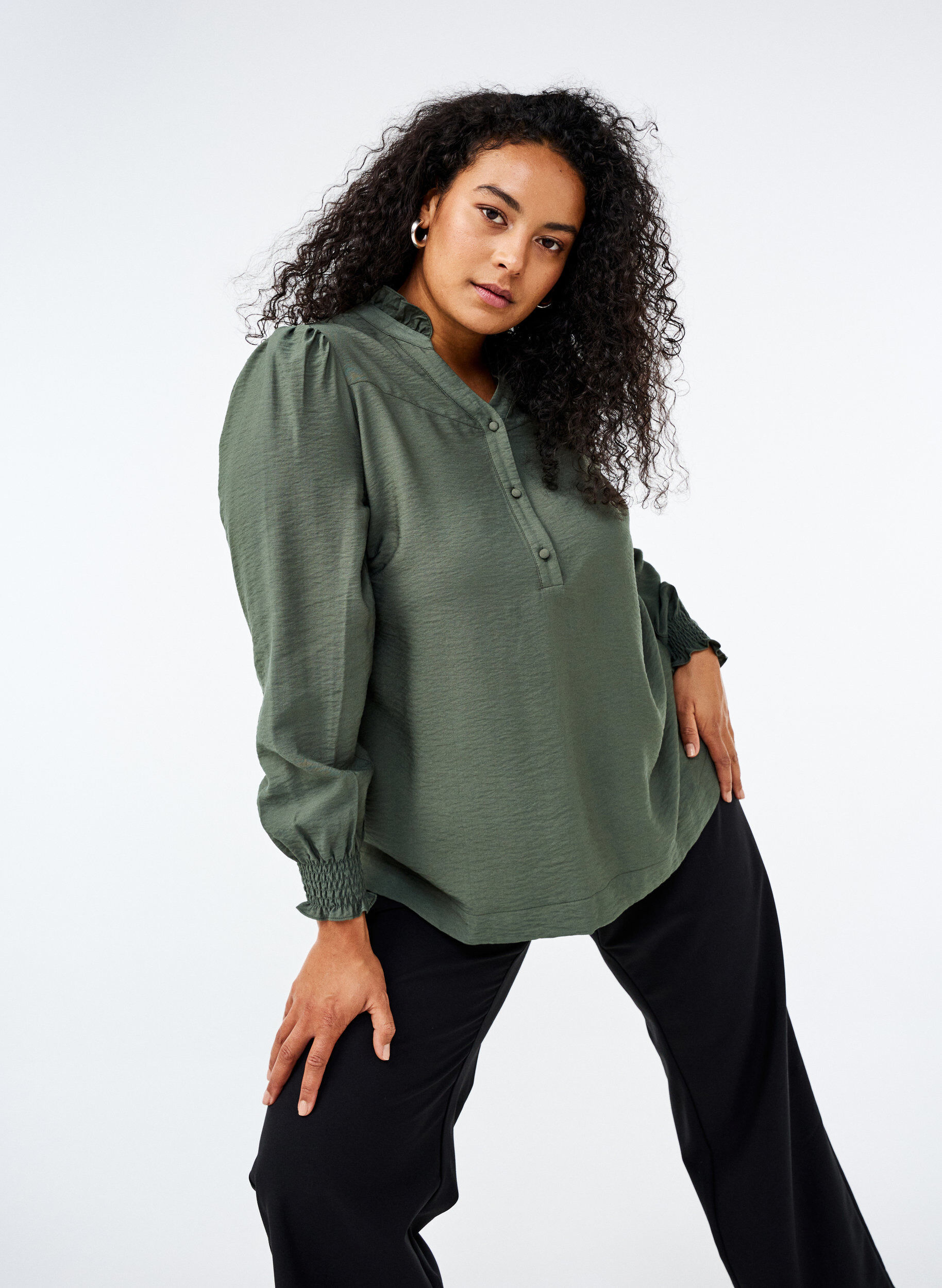 Zizzi Blouse met rucheskraag, Groen, Image image number 0