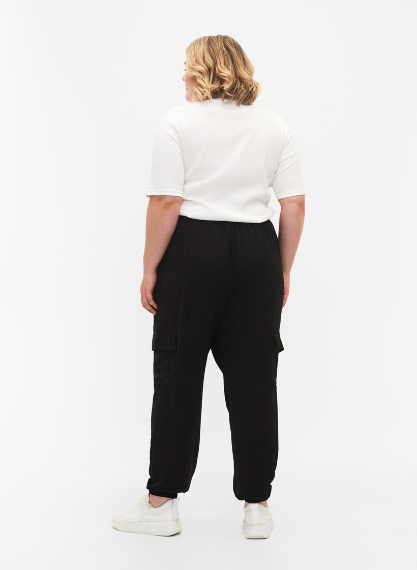Effen broek met grote zakken, Black, Model image number 1