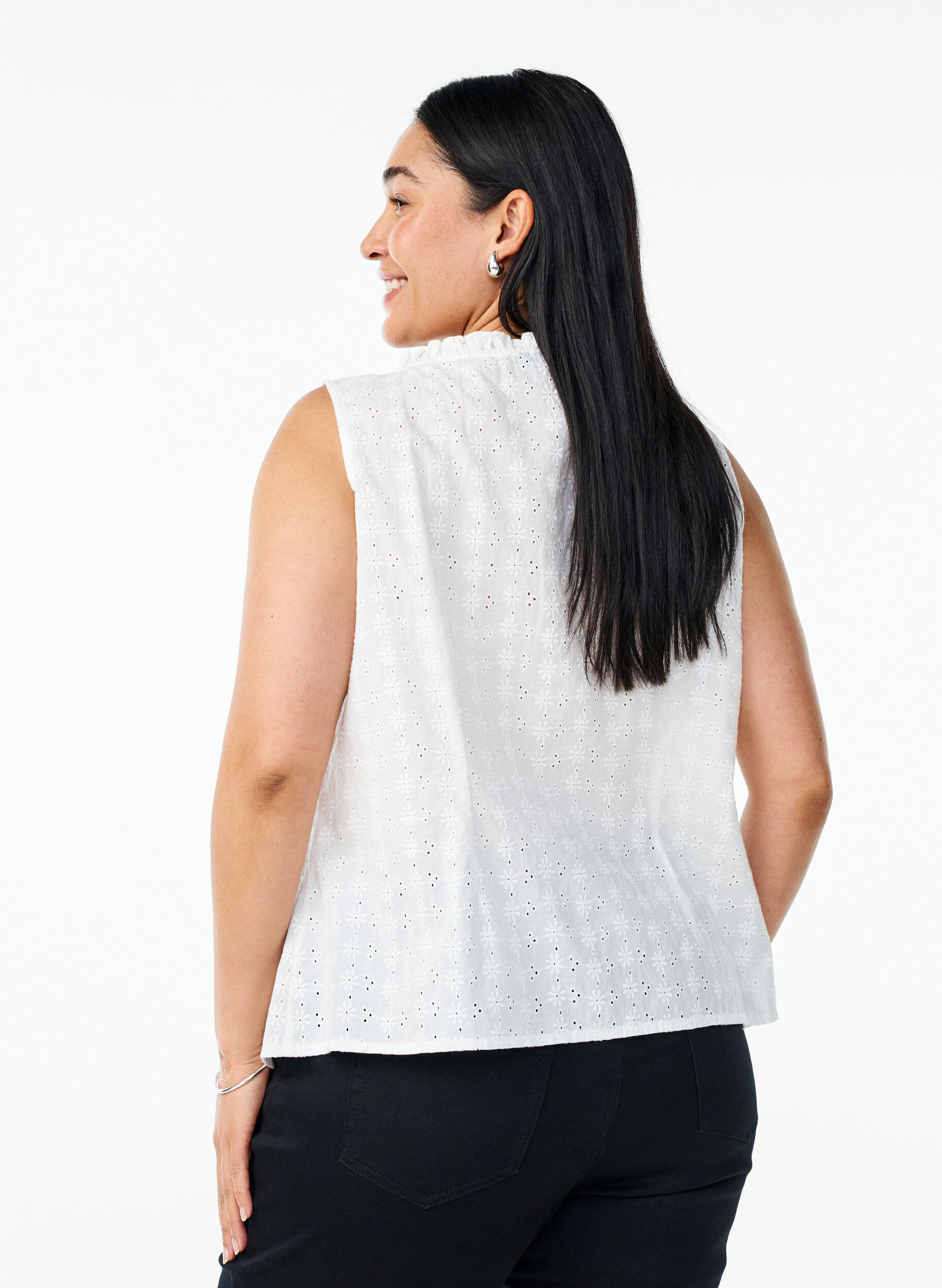 Zizzi Mouwloze blouse met broderie anglaise en ruches, Vanille, Model image number 2