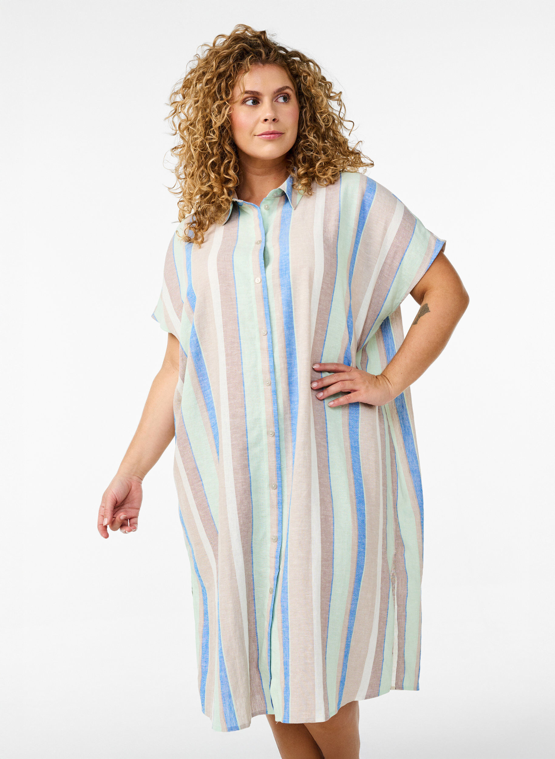 Zizzi Lange shirt in viscose en linnen, Blauw, Model image number 0