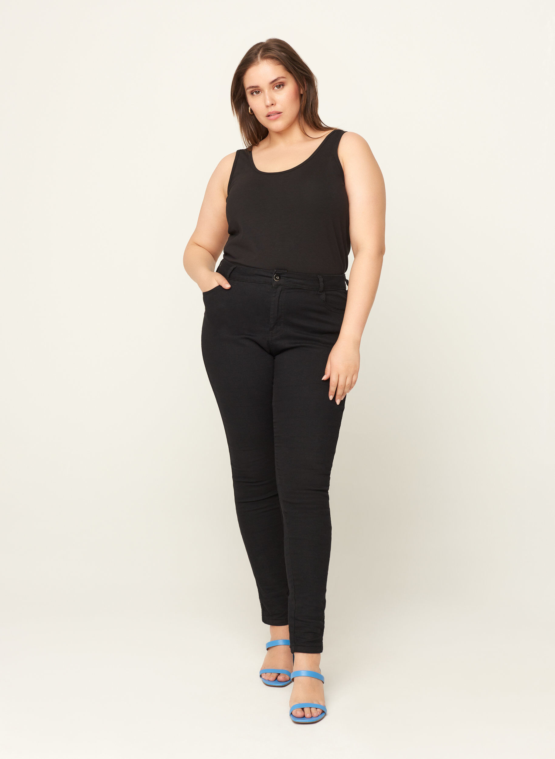 Zizzi Basic top, Zwart, Model image number 1