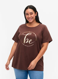 T-paita ekologisesta puuvillasta painatuksella , Chestnut W. Be GF, Model