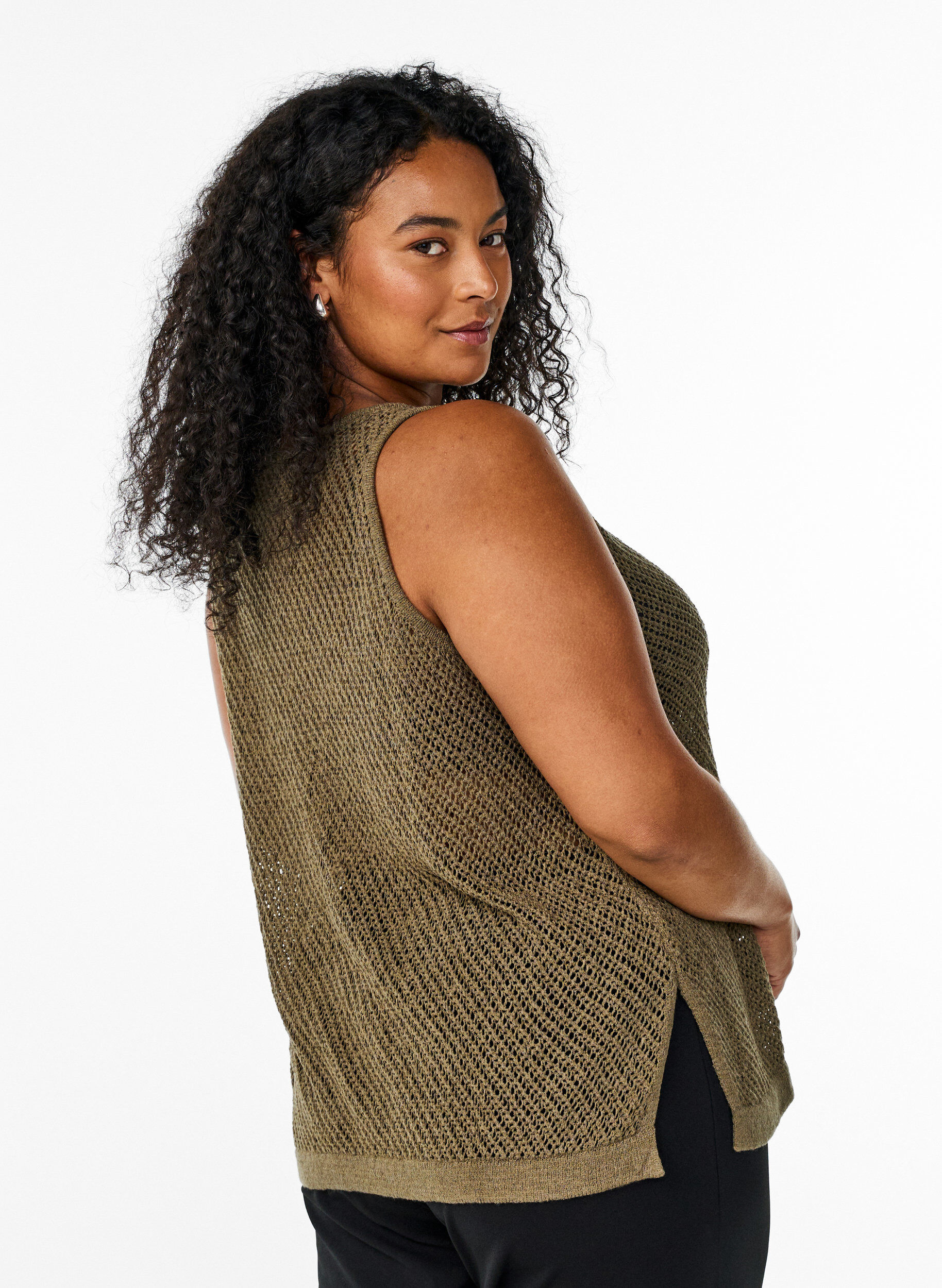 Zizzi FLASH - Mouwloze gebreide top met V-hals, Groen, Model image number 2