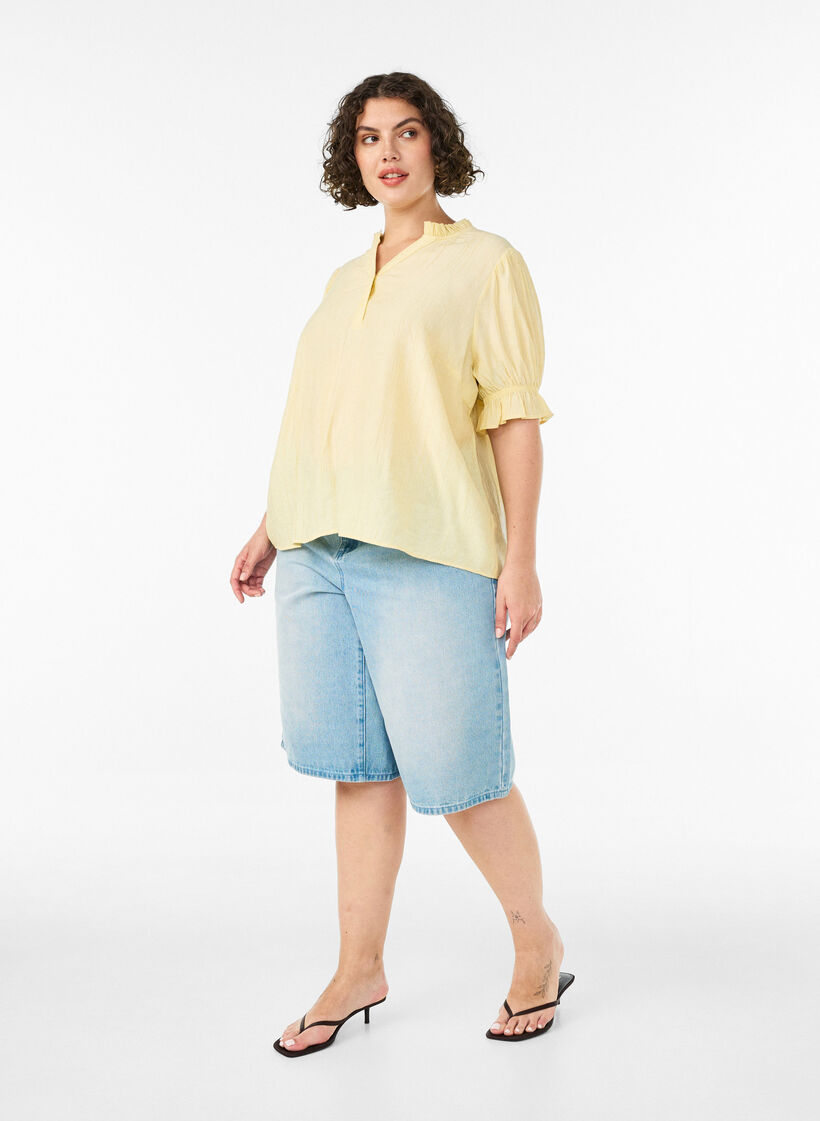 Blouse met korte mouwen in een viscosemix met textuur en ruchesmouwen, Geel, Model image number 1