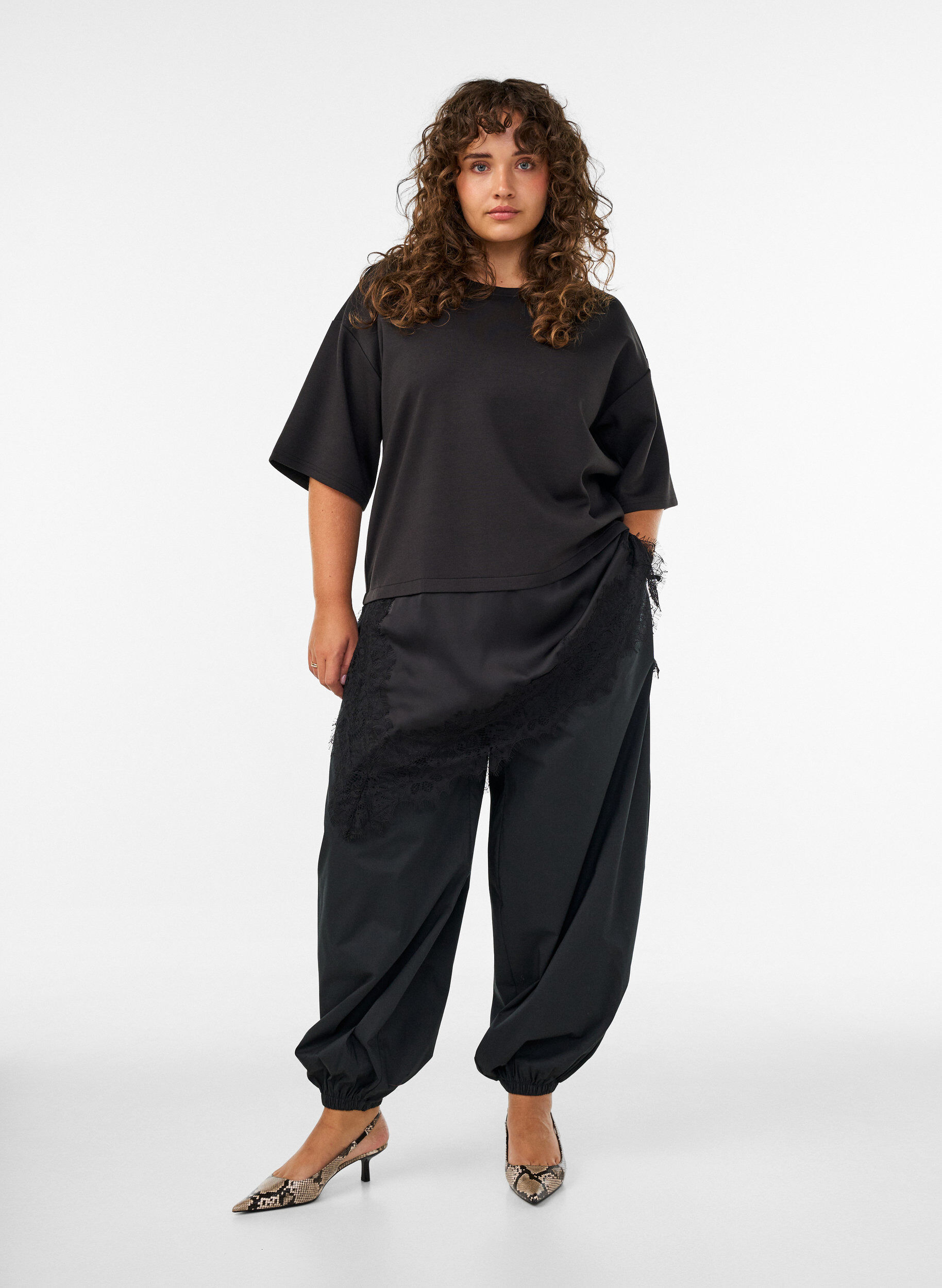 ZizziJersey blouse met gelaagde look en kant, Zwart, Model image number 1