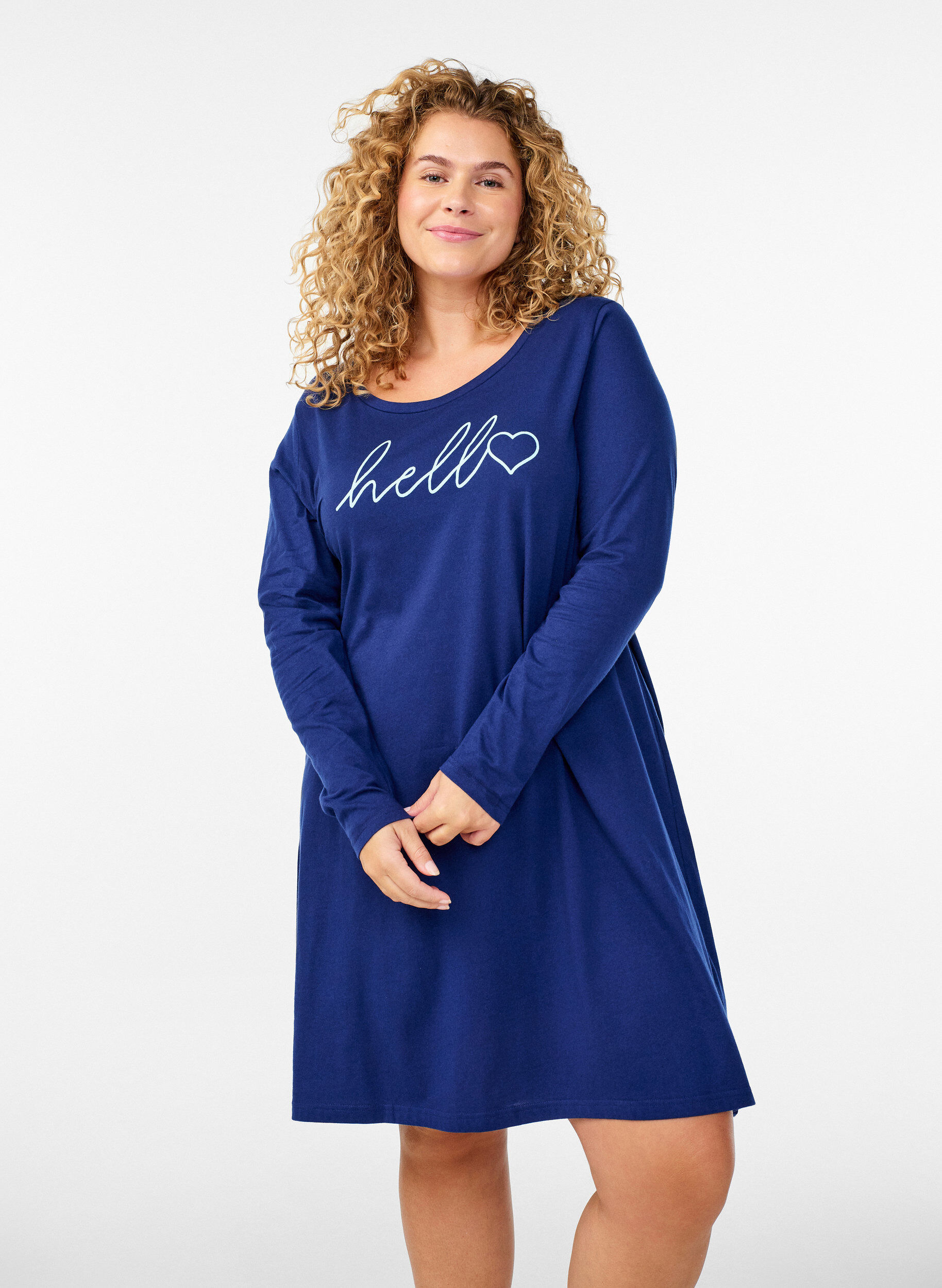 Nachthemd met lange mouwen in biologisch katoen, Blauw, Model
