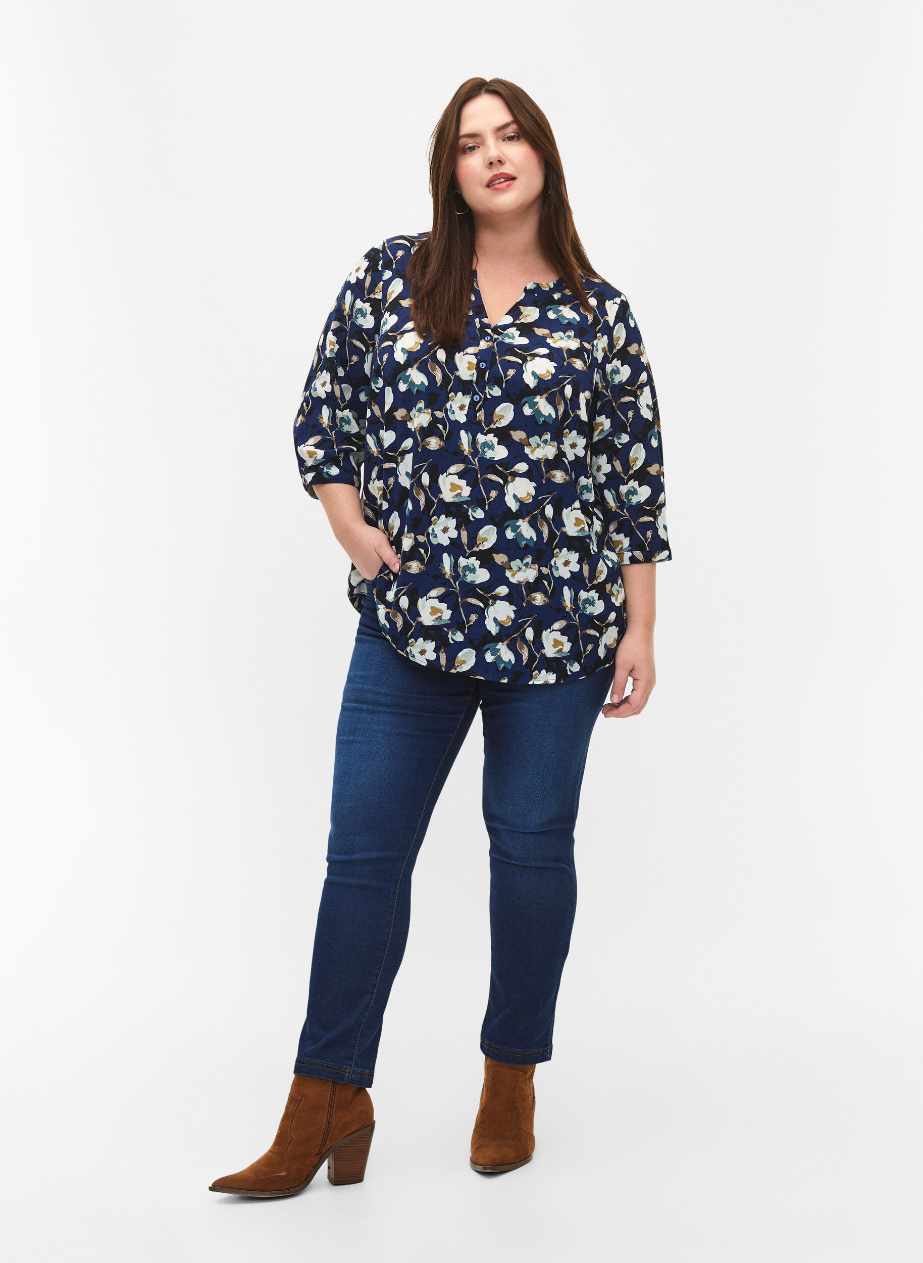 Zizzi Gebloemde blouse met 3/4 mouwen, P. Blue Flower AOP, Model image number 2