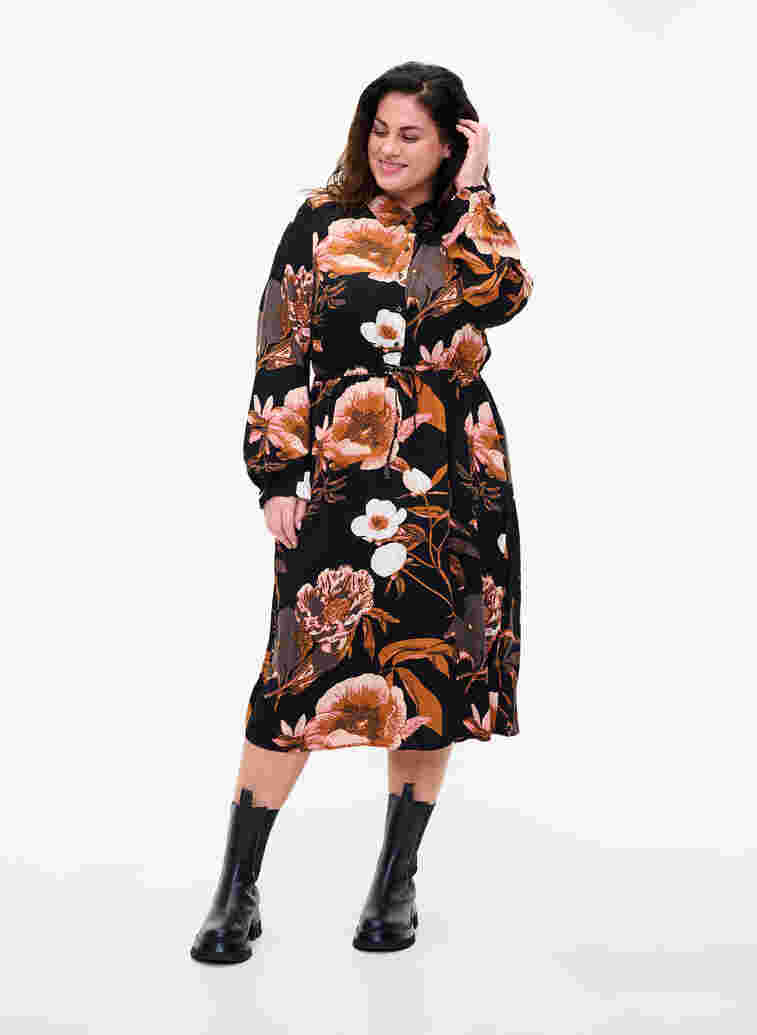 Gebloemde viscose jurk met kant, Black Flower AOP, Model