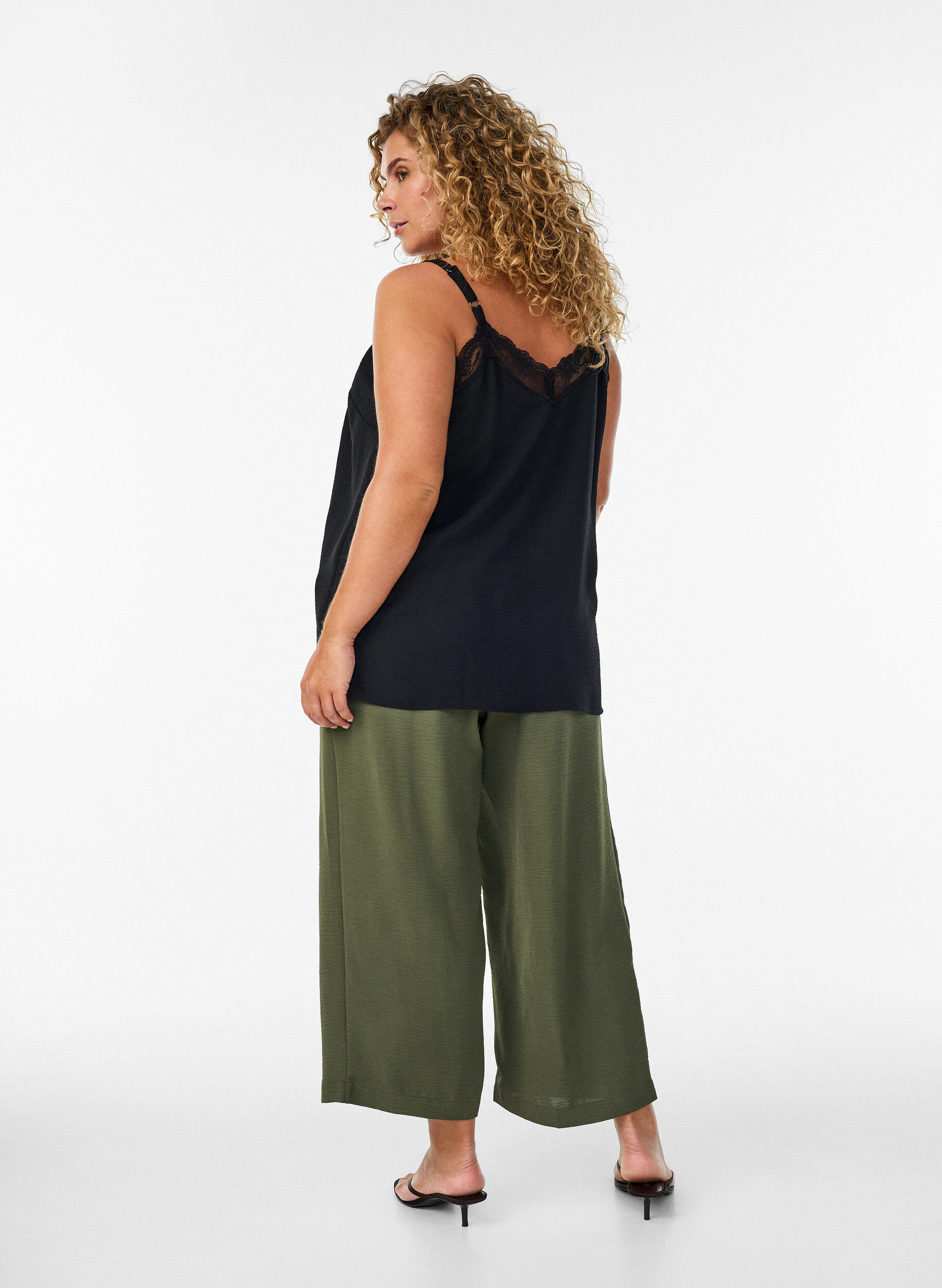 Zizzi High-waist culottes met een elastische achterkant, Groen, Model image number 1