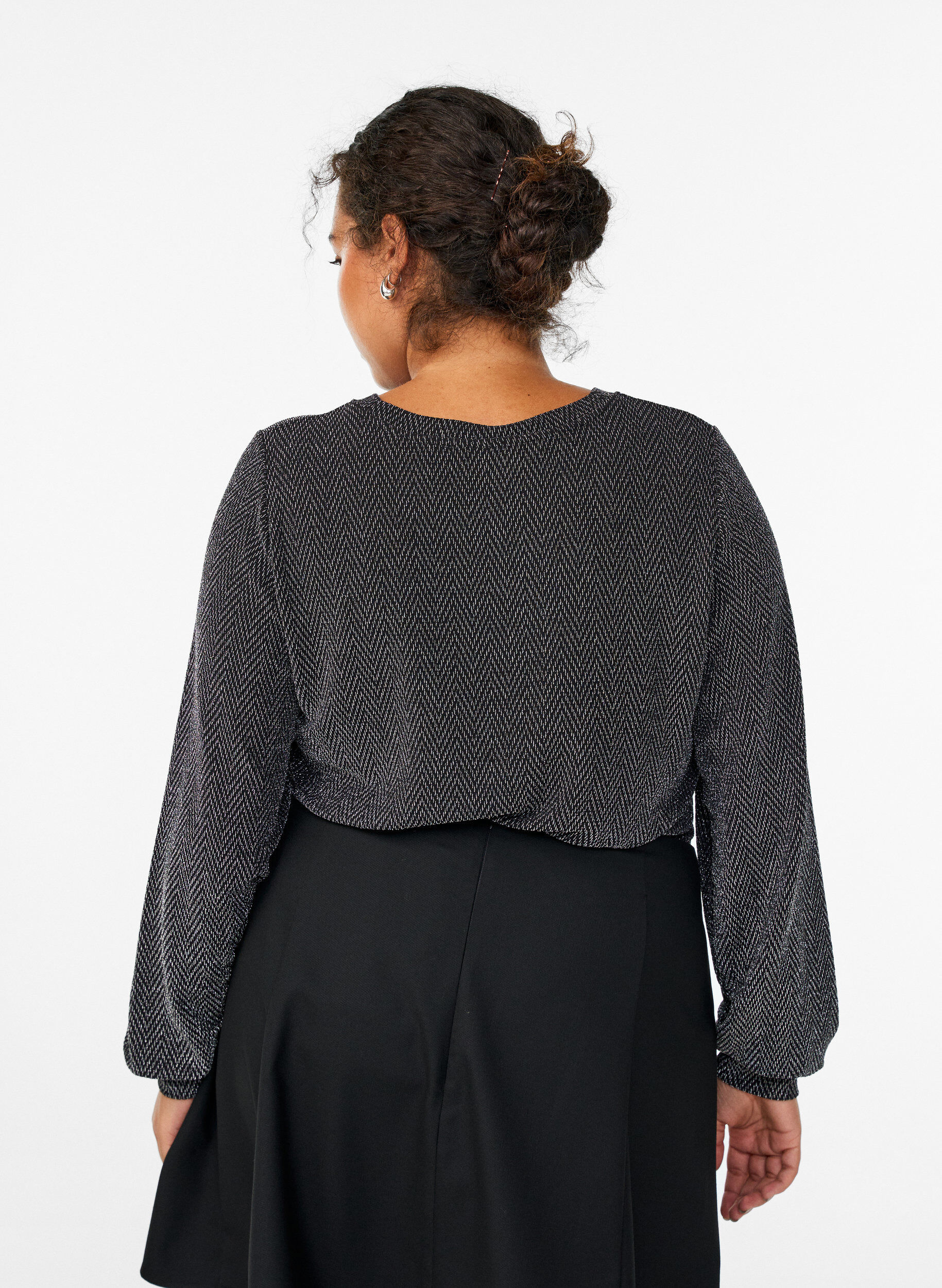 ZizziBlouse met visgraatpatroon en glinsterend garen, Zwart, Model image number 2