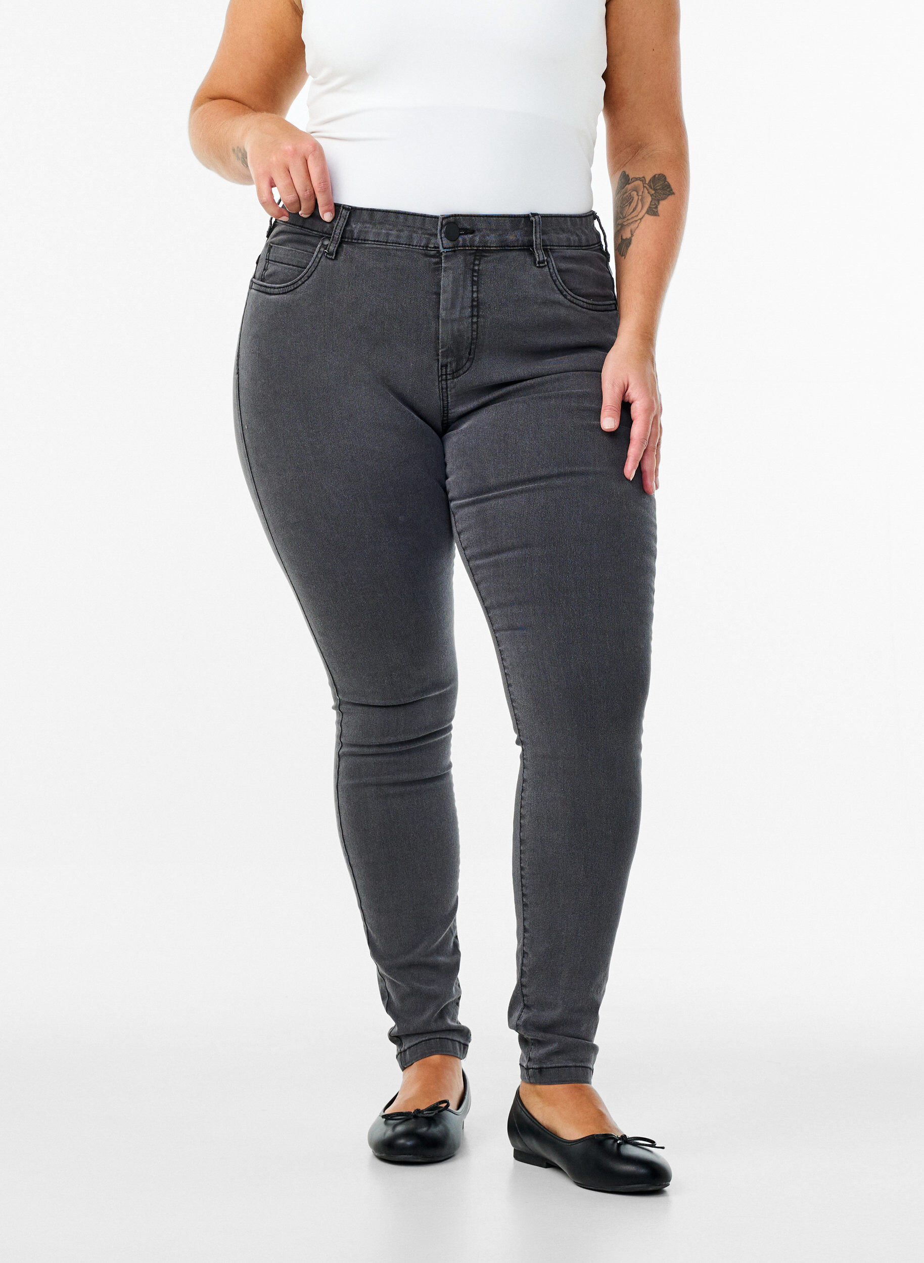 Zizzi super slim fit Amy jeans met hoge taille, Grijs, Model image number 2
