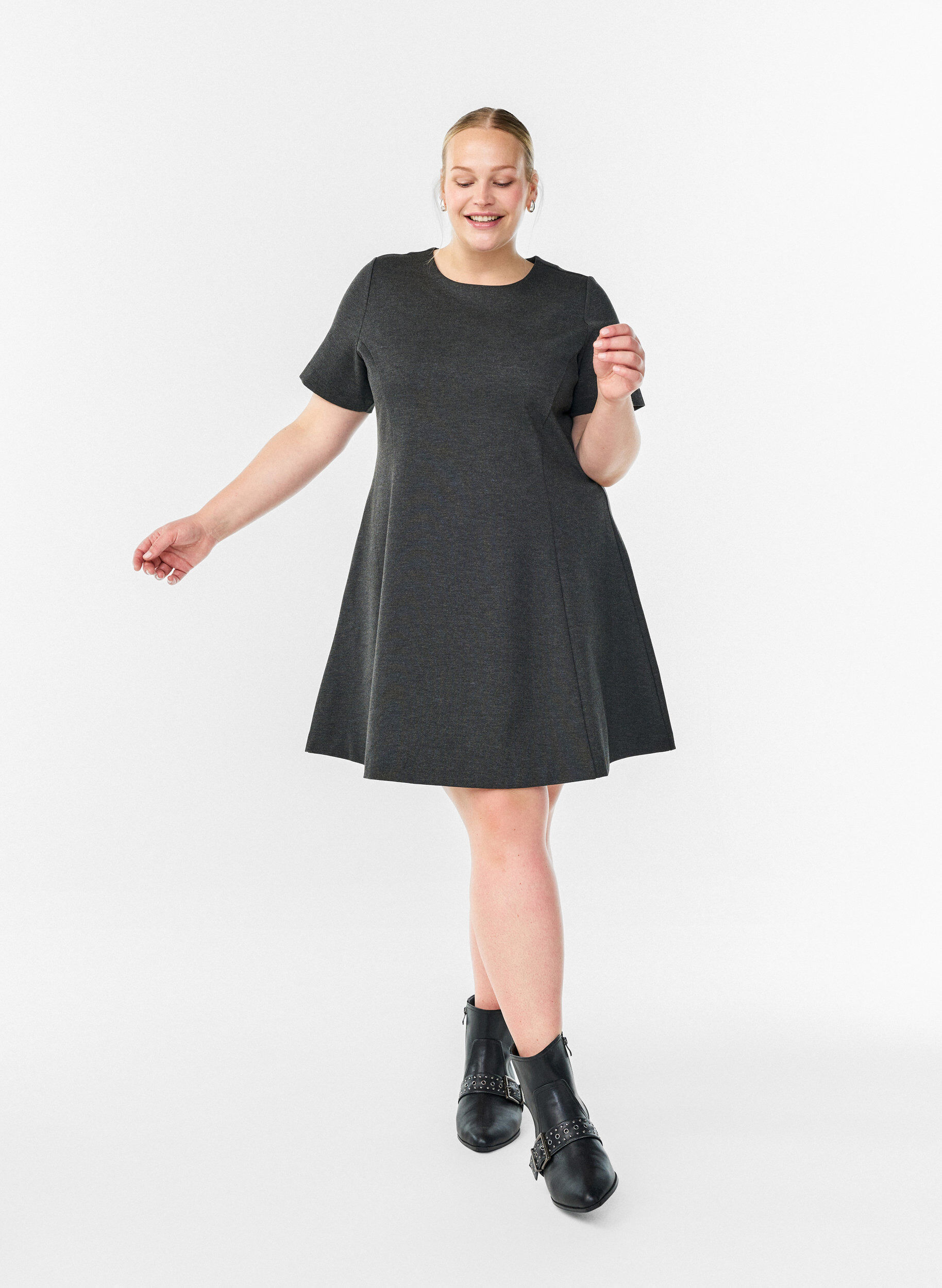ZizziJersey jurk met korte mouwen en A-lijn., Grijs, Image image number 0