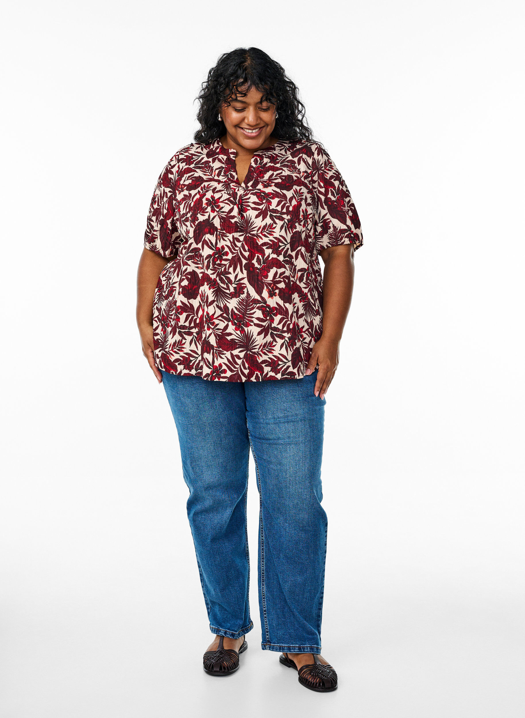 Zizzi Bloemenblouse met korte mouwen, Rood, Model image number 1