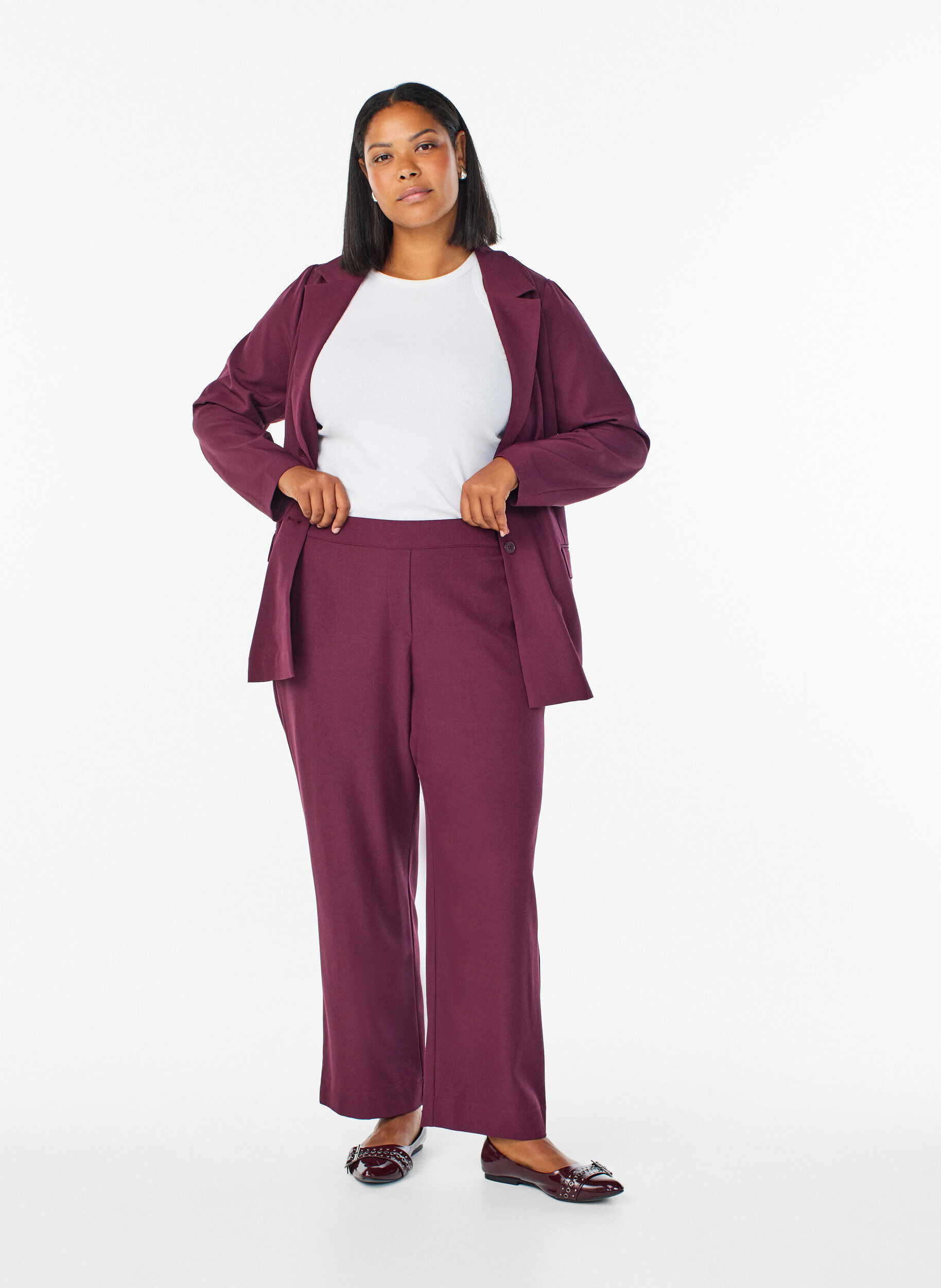 Zizzi FLASH - Losse broek met zakken, Donker Bordeaux, Model image number 0