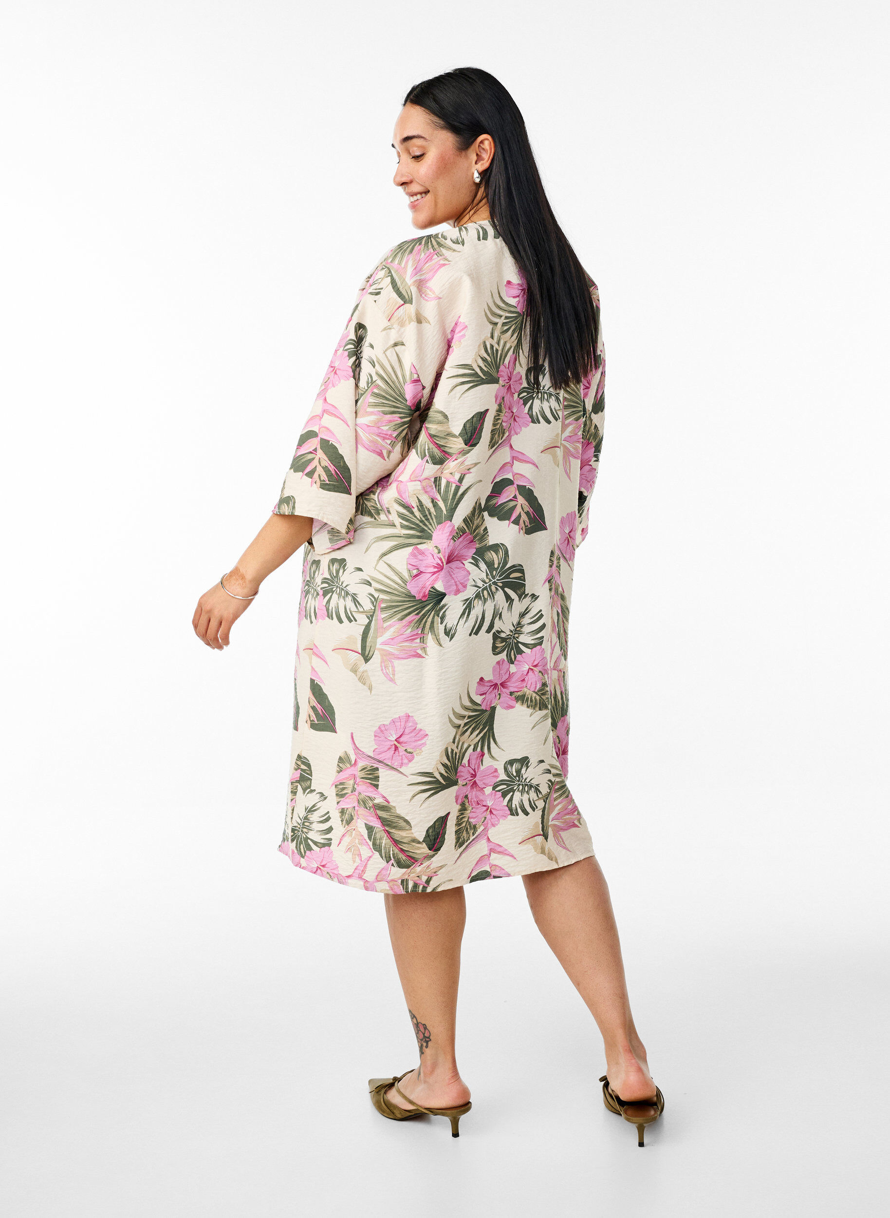 Zizzi Kimono van viscose met 3/4 mouwen, Vanille, Model image number 2