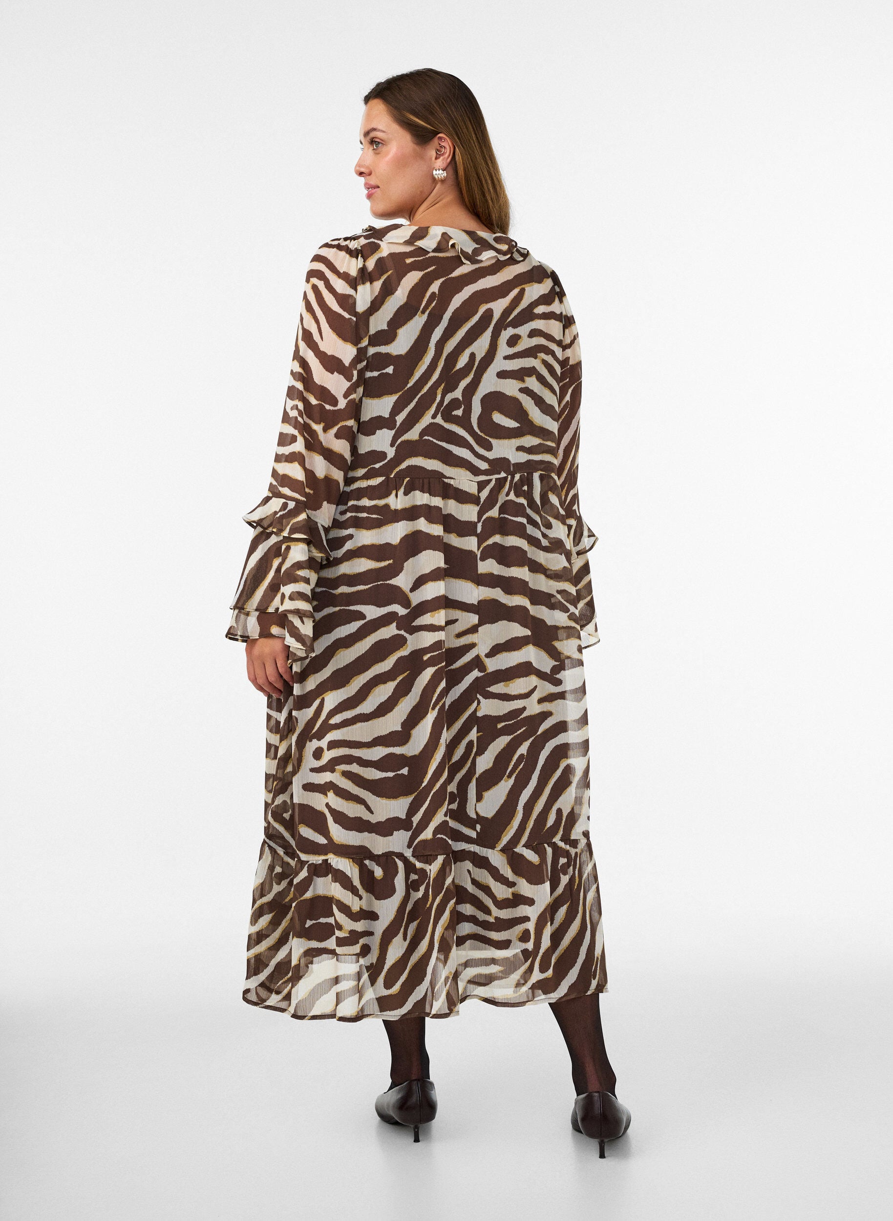 ZizziMidi-jurk met ruches en V-hals, Bruin, Model image number 1