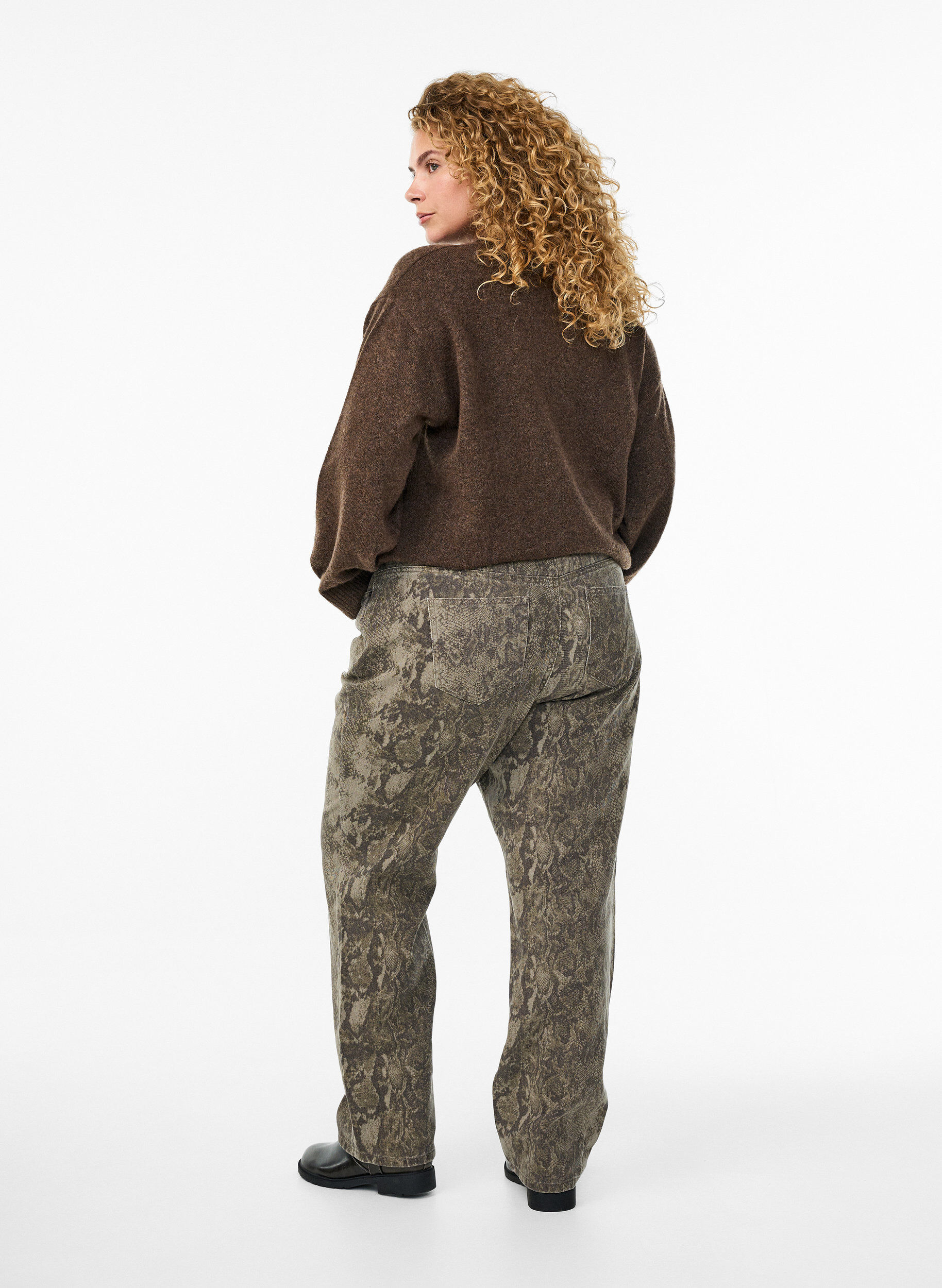 Zizzi High-waist Gemma jeans met slangenprint, Bruin, Model image number 1