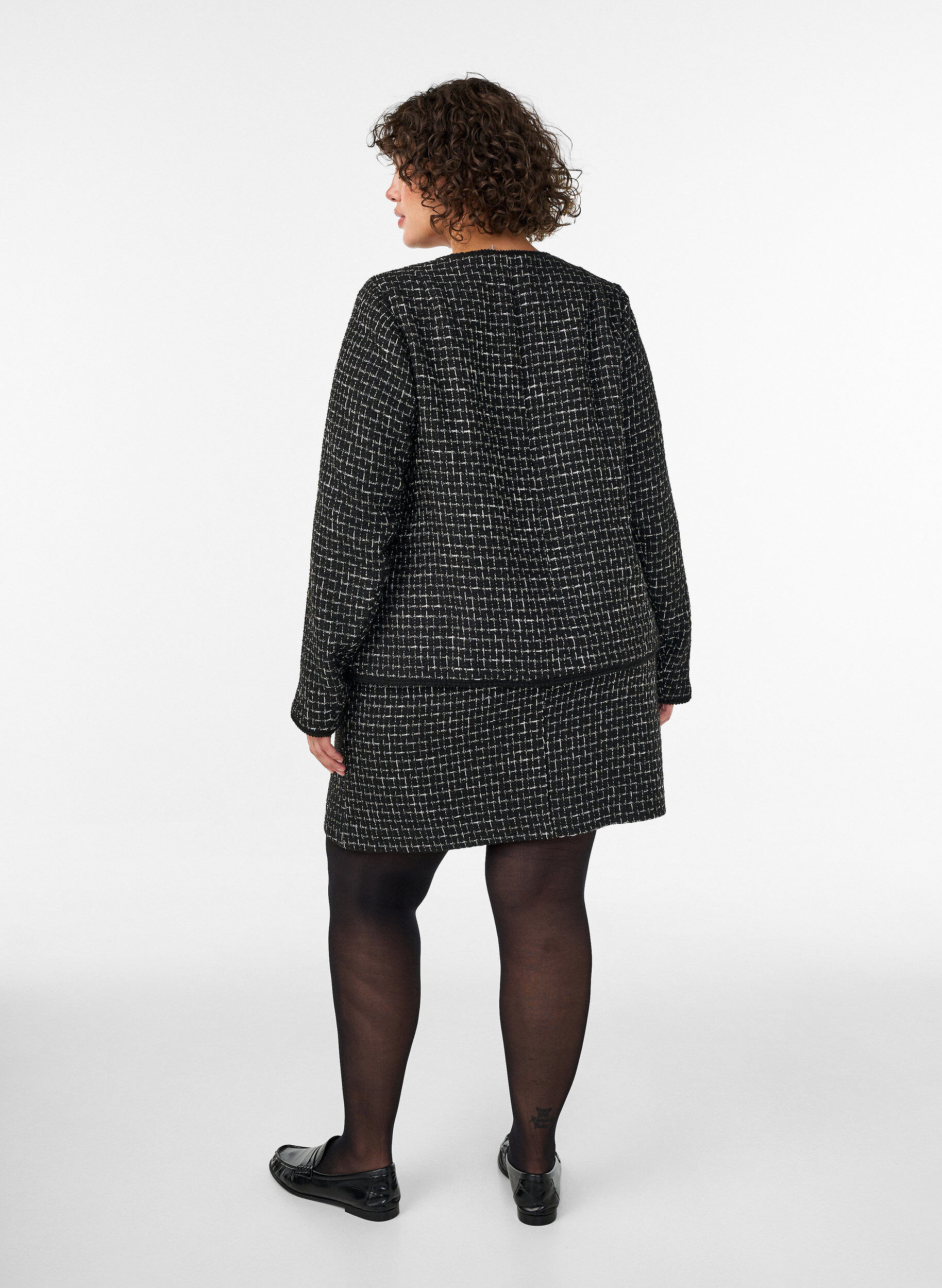 ZizziKorte boucl&eacute; rok, Zwart, Model image number 2
