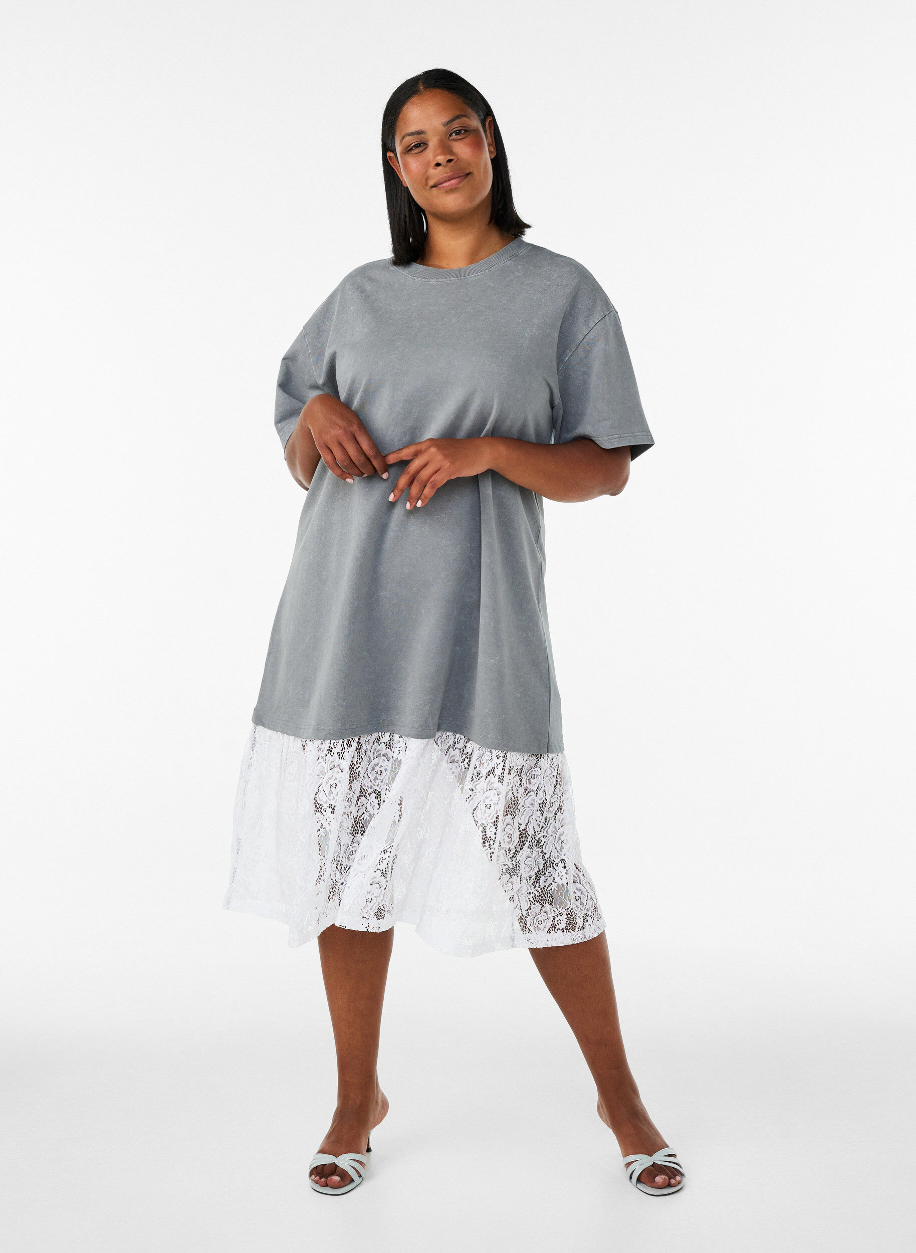 Losse T-shirt jurk met kanten afwerking, Grijs, Model