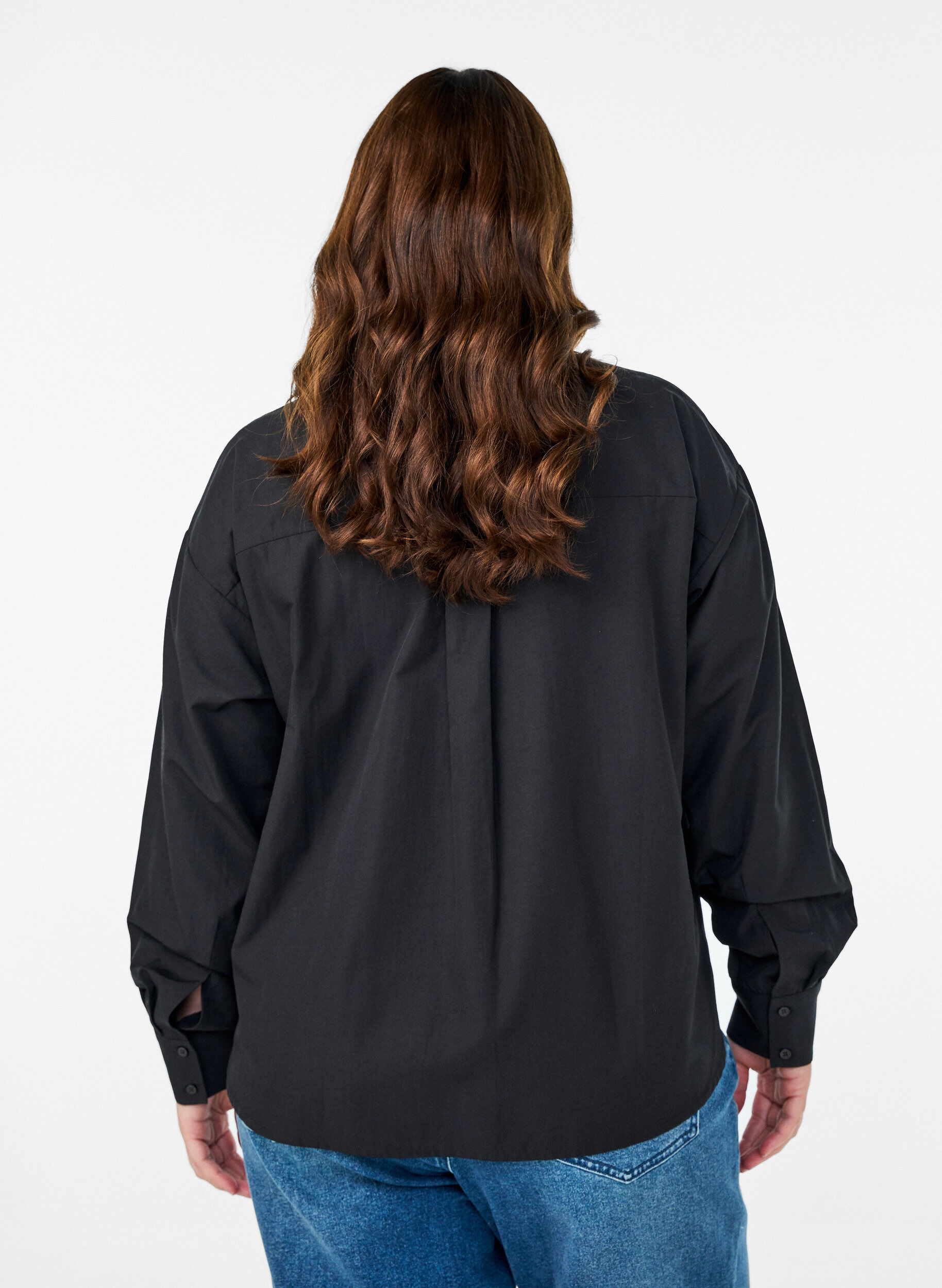 Zizzi Los shirt met sportieve strepen op de mouwen, Zwart, Model image number 2