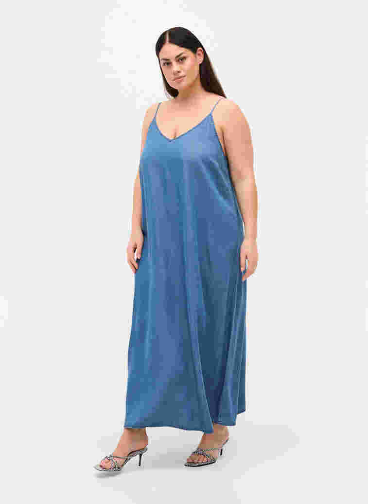 Lange denim jurk met dunne bandjes, Dark blue denim, Model