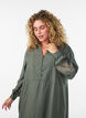 Viscose jurk met borduurwerk en stroken met ruches, Groen, Model image number 2