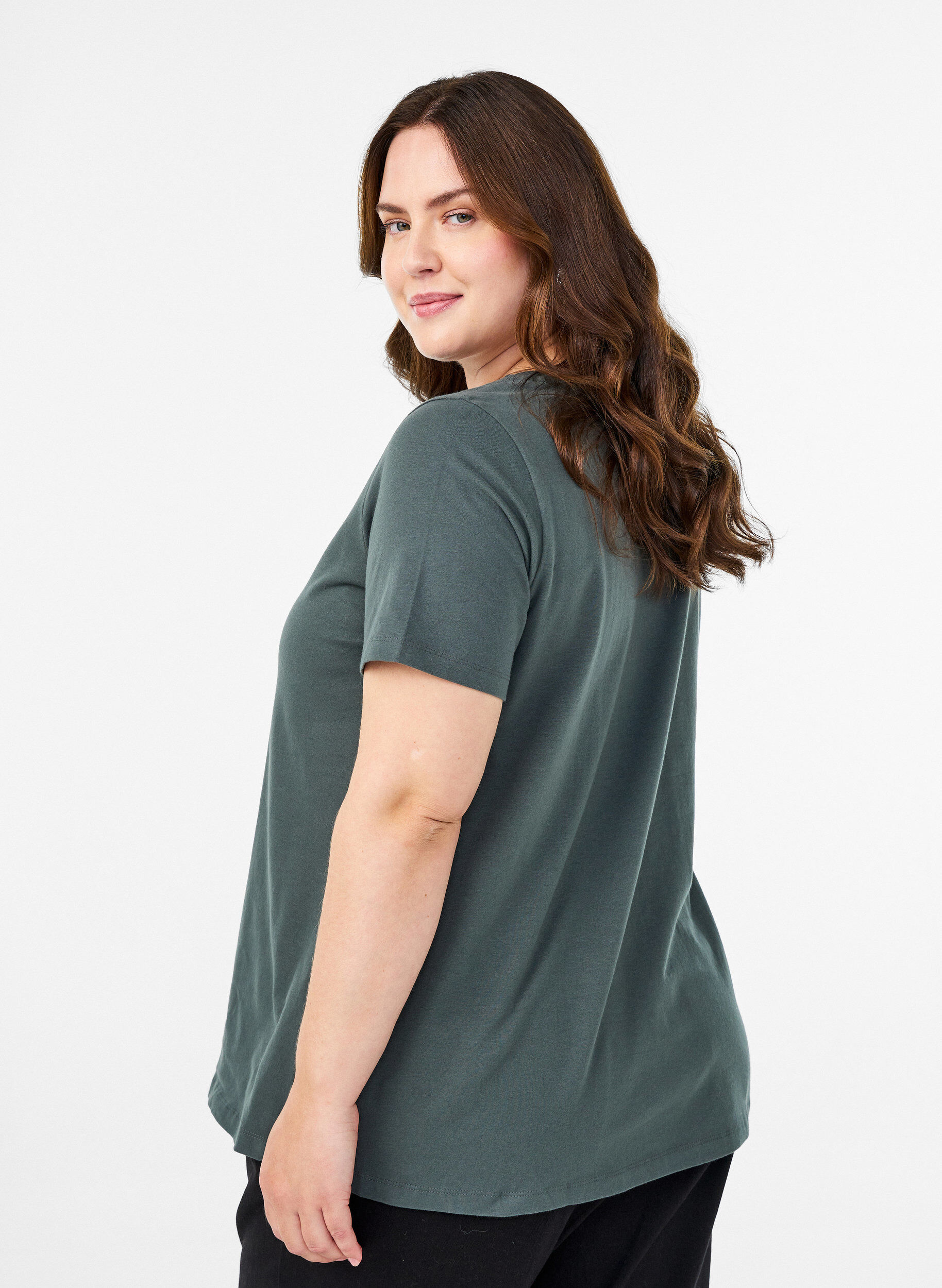 Zizzi Effen basic katoenen T-shirt, Groen, Model image number 2