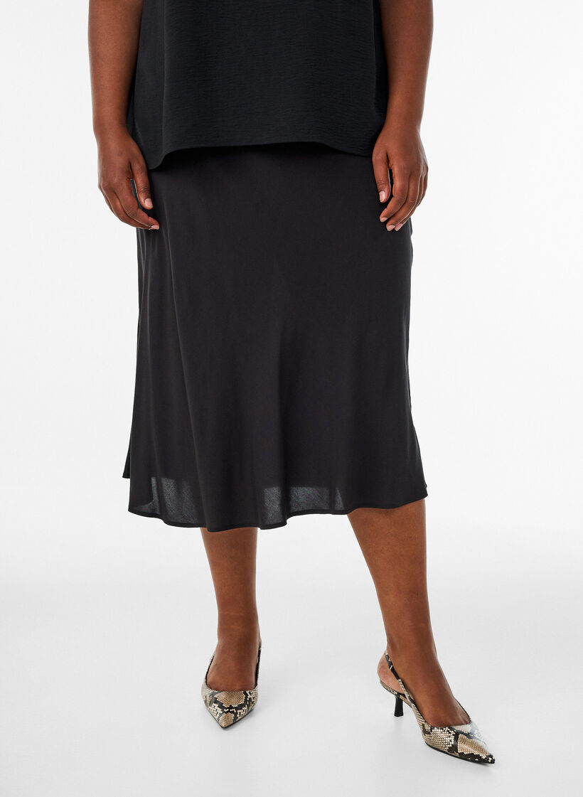 Viscose rok met een elastische taille, Zwart, Model image number 0