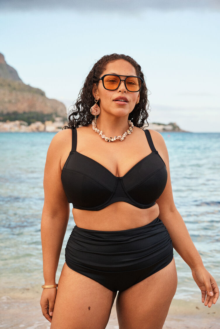 Bikinitop met hoge ondersteuning, , Model