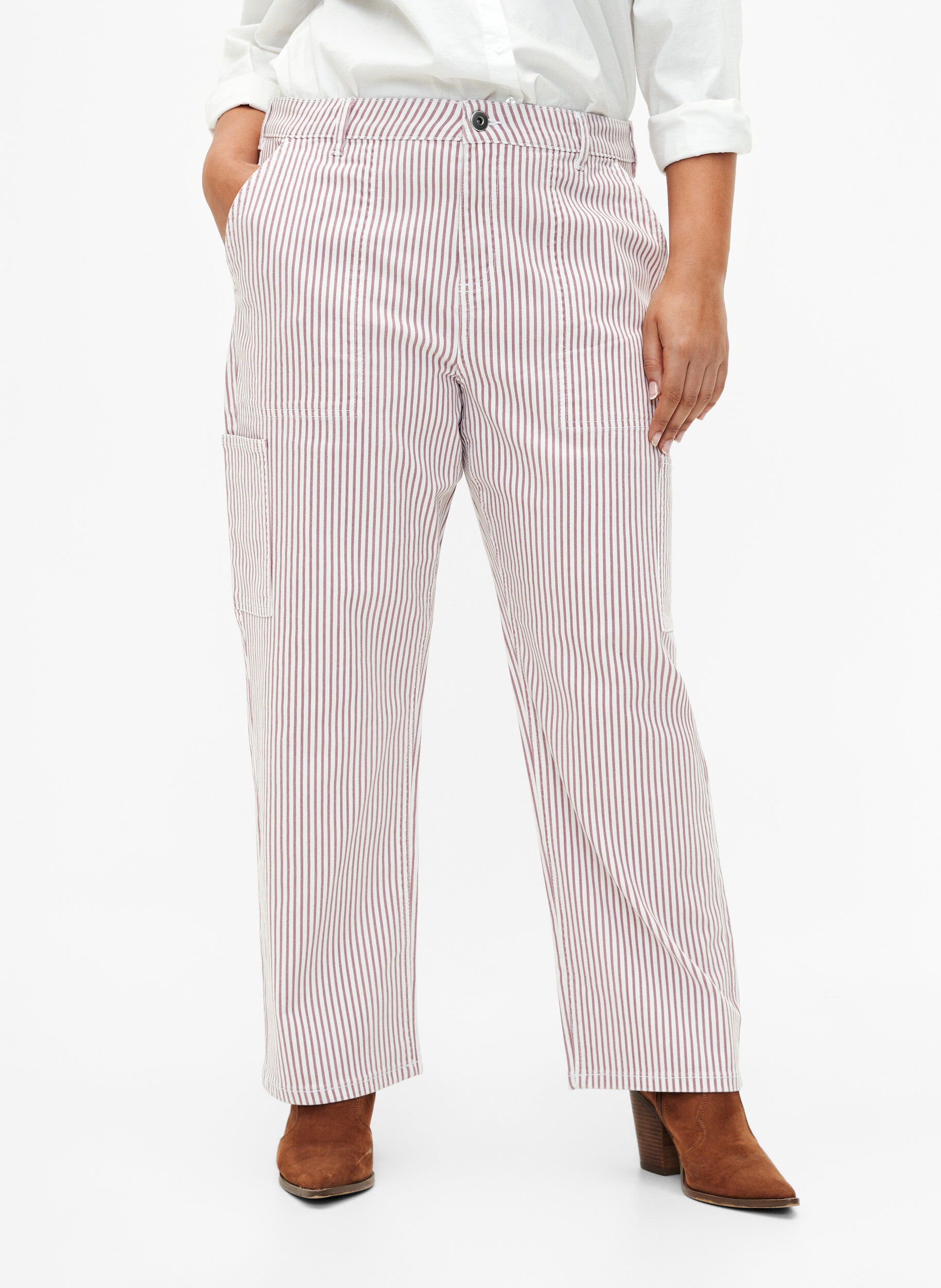 Zizzi Gestreepte cargo jeans met rechte pasvorm, Rose White Stripe, Model image number 2