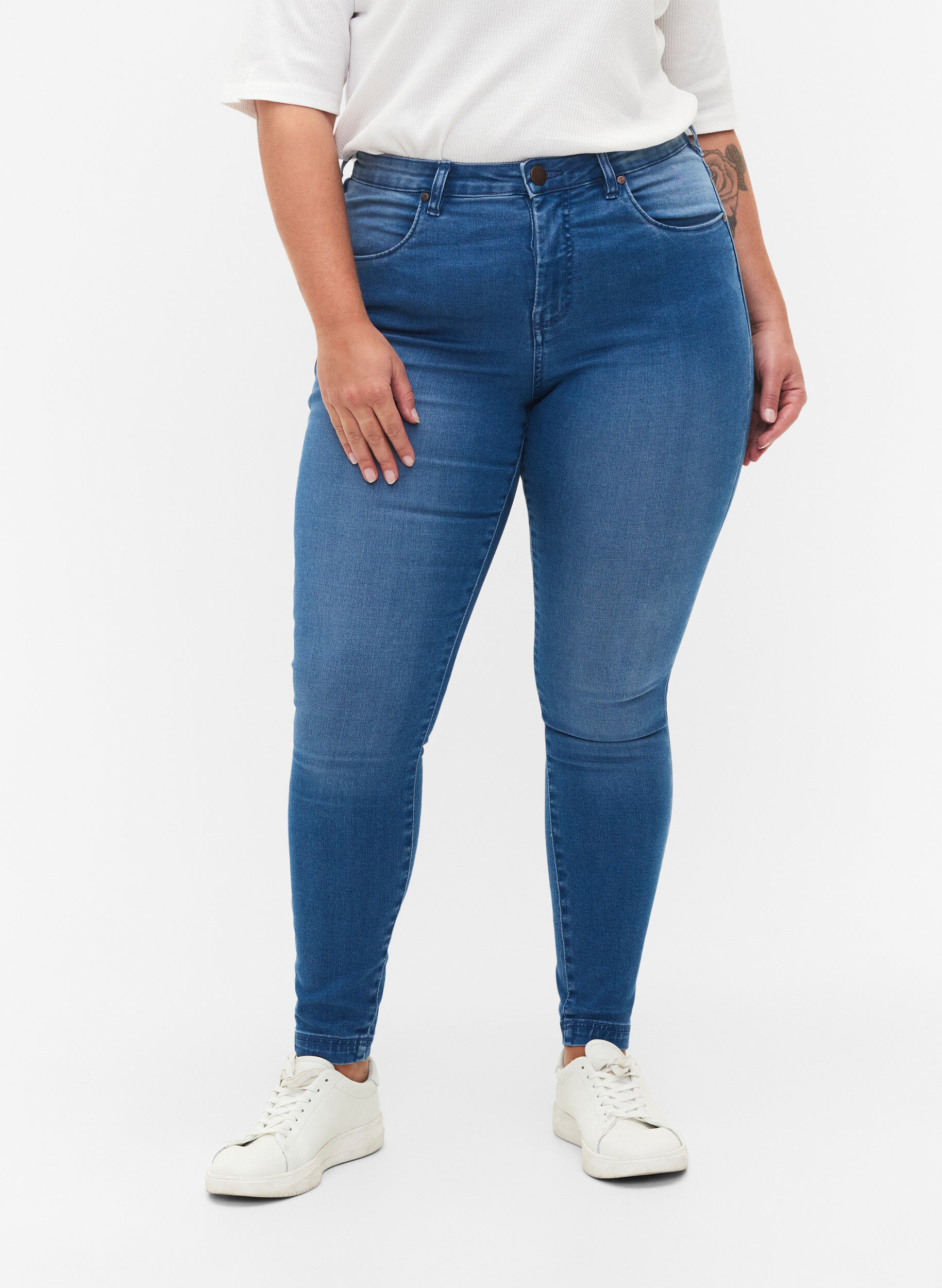 Zizzi Super slim Amy jeans met hoge taille, Light blue, Model image number 3