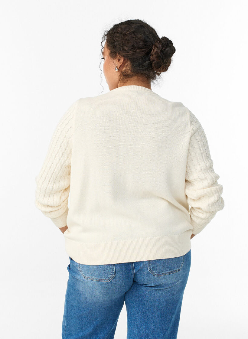 Kabelgebreid vest met gouden knopen, Vanille, Model image number 2