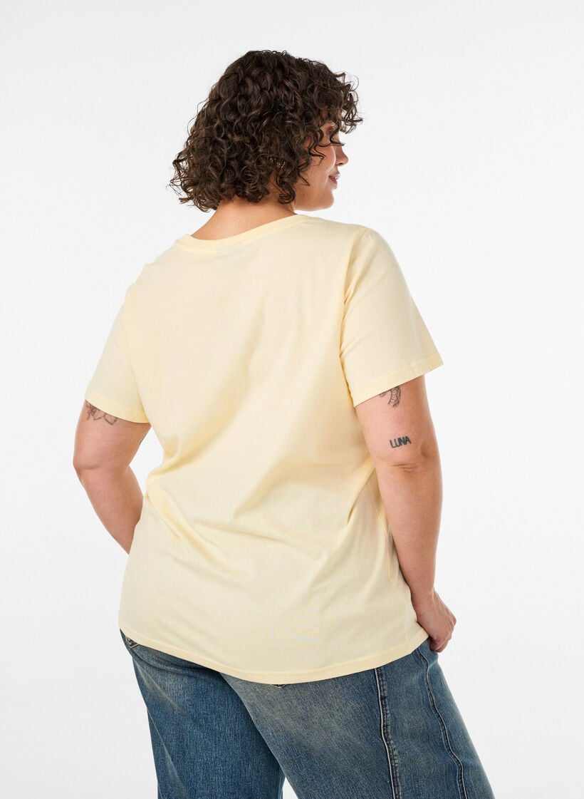 T-shirt van biologisch katoen met velourstekst, Geel, Model image number 2
