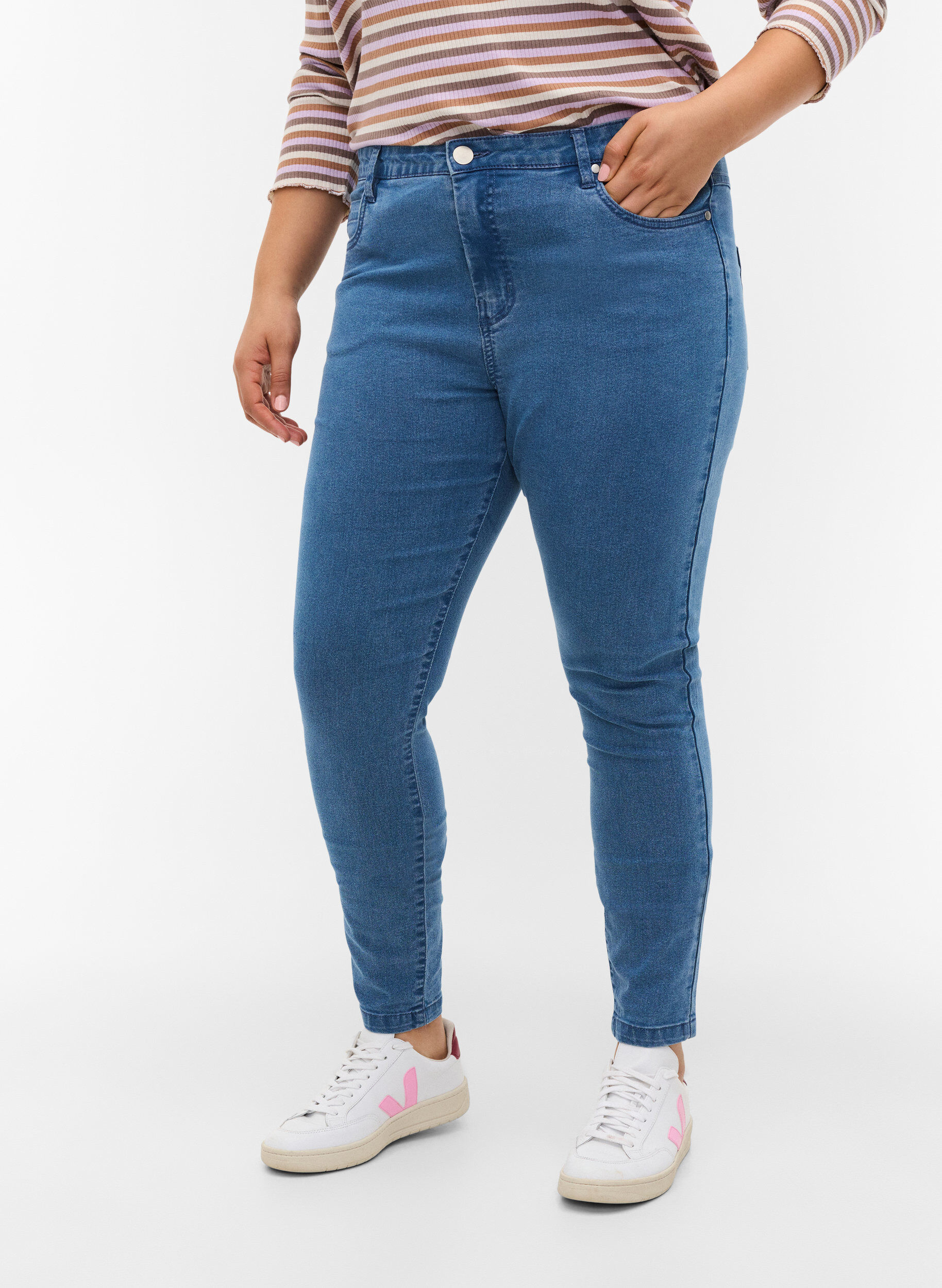Zizzi super slim fit Amy jeans met hoge taille, Blauw, Model image number 3