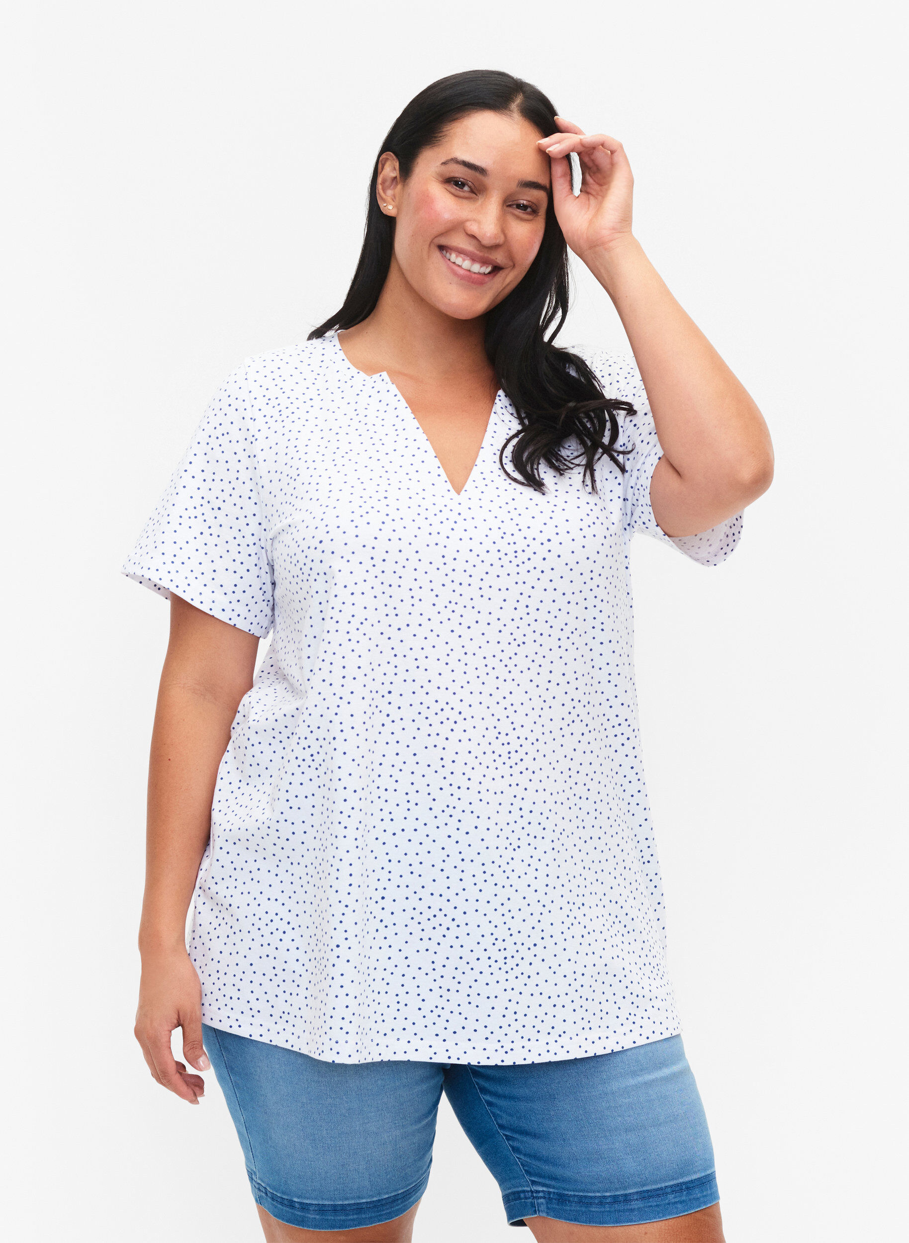 Zizzi Katoenen t-shirt met stippen en V-hals, B.White/S.T.W Dot, Model image number 0