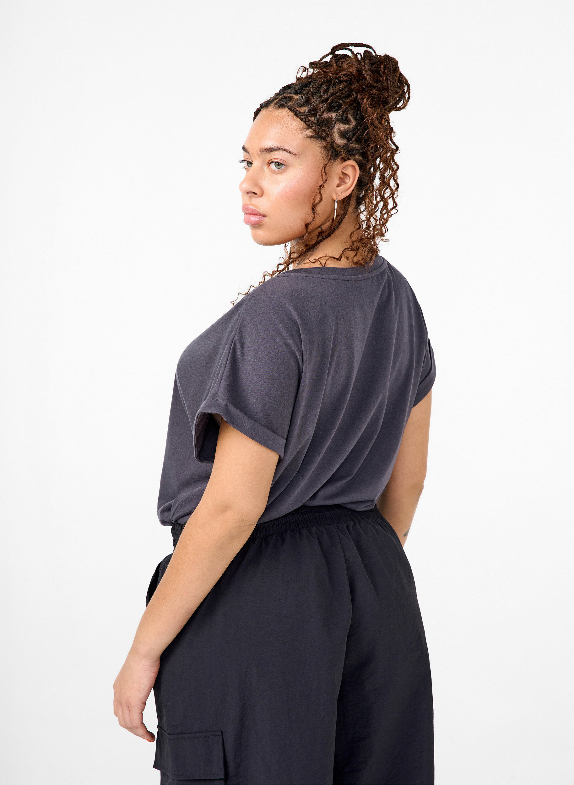 Zizzi T-shirt met korte mouwen in een katoenmix, Grijs, Model image number 2